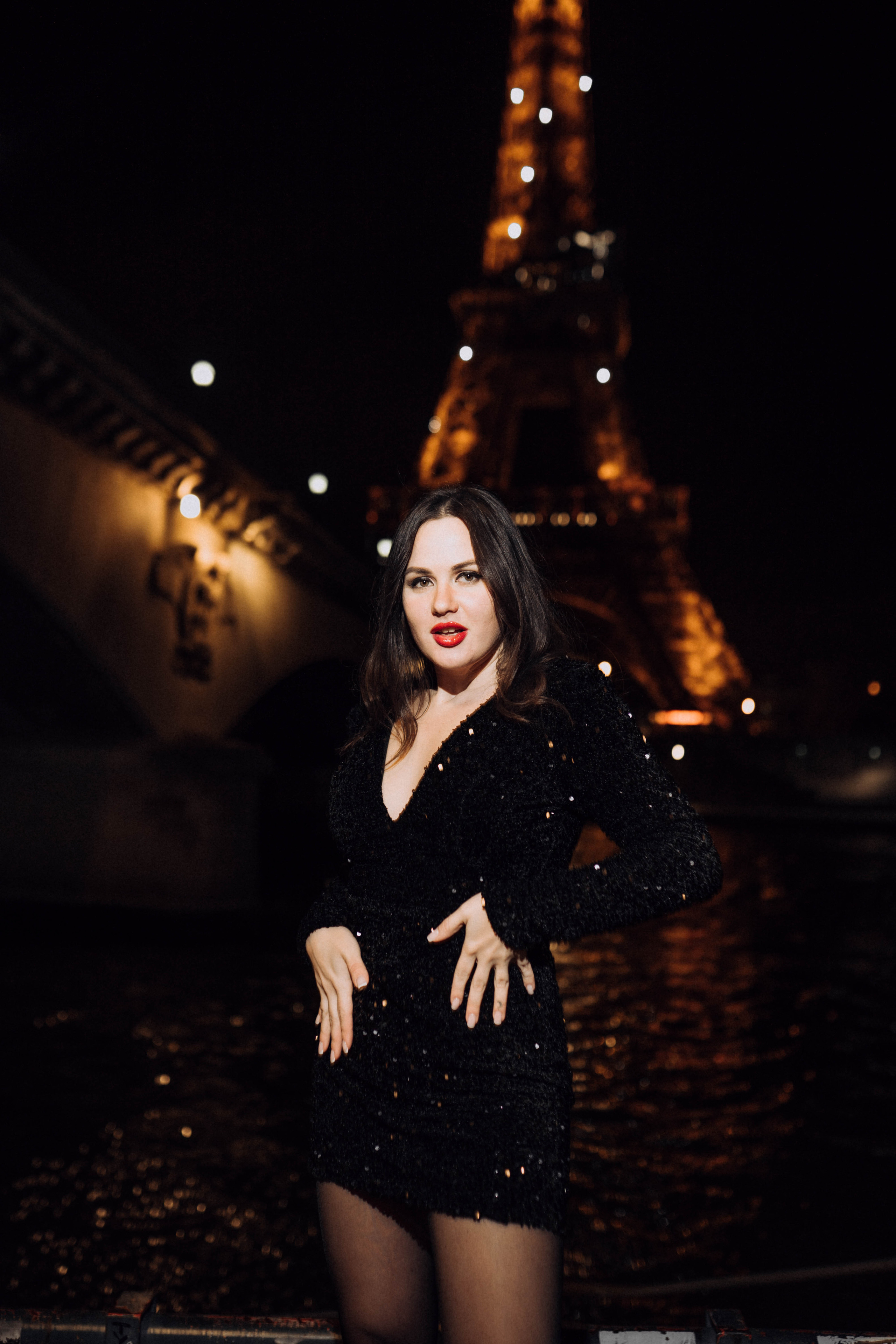 Night photo session in Paris. Professional photographer in Paris — Shybitska Iryna