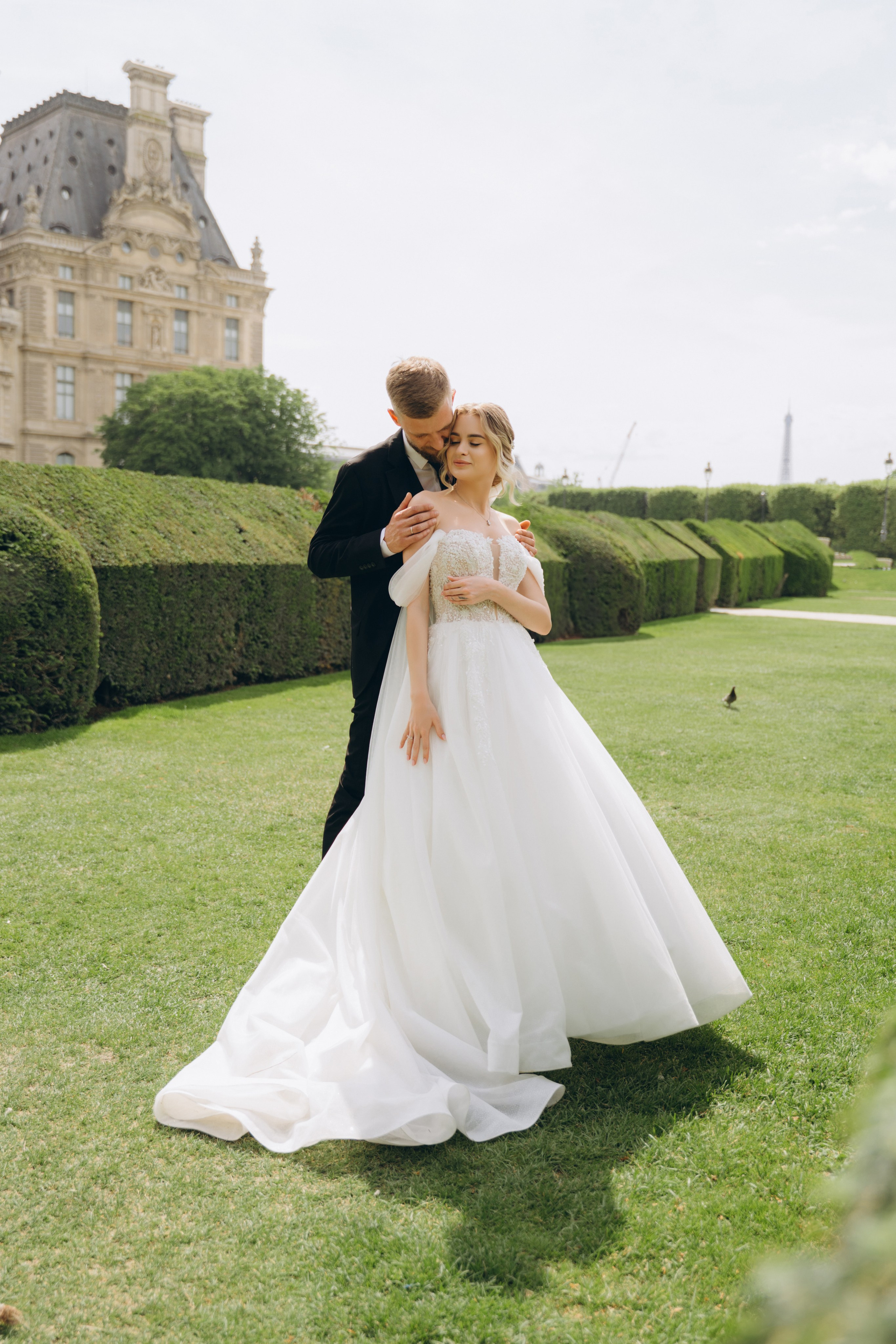 Wedding Day in Paris and Reception. Professional photographer in Paris — Shybitska Iryna