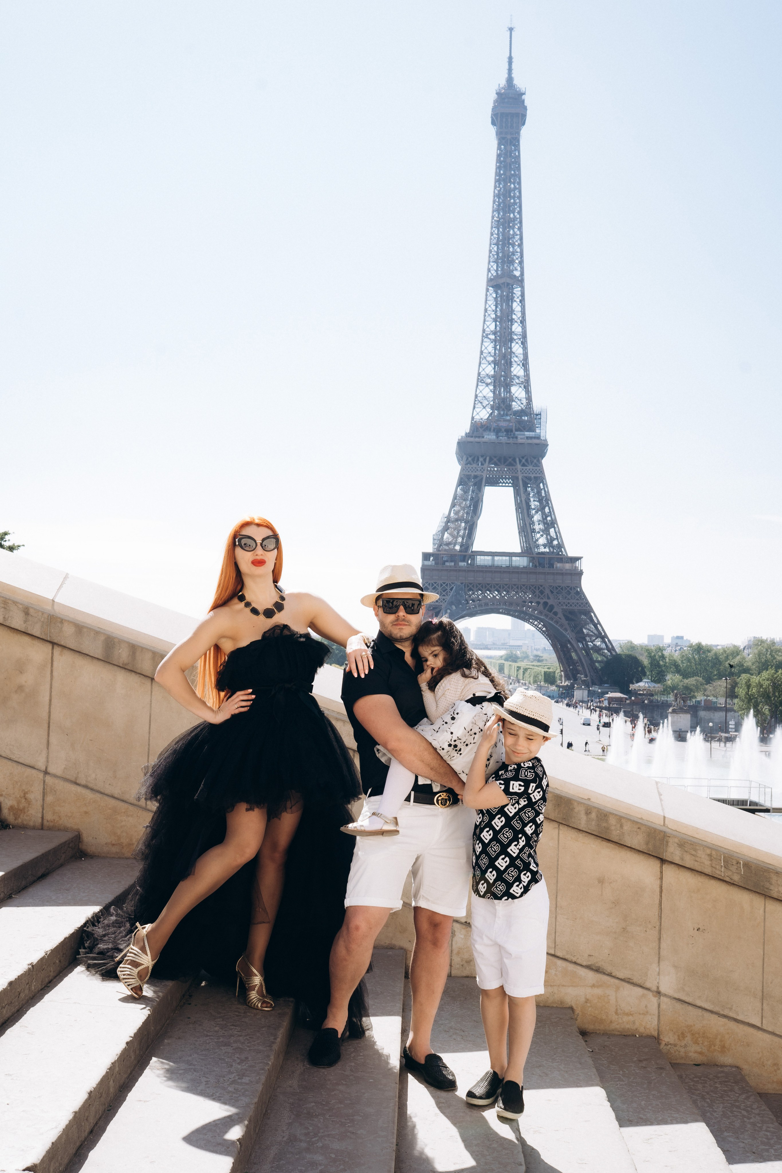 Family photo shoot. Paris. Professional photographer in Paris — Shybitska Iryna