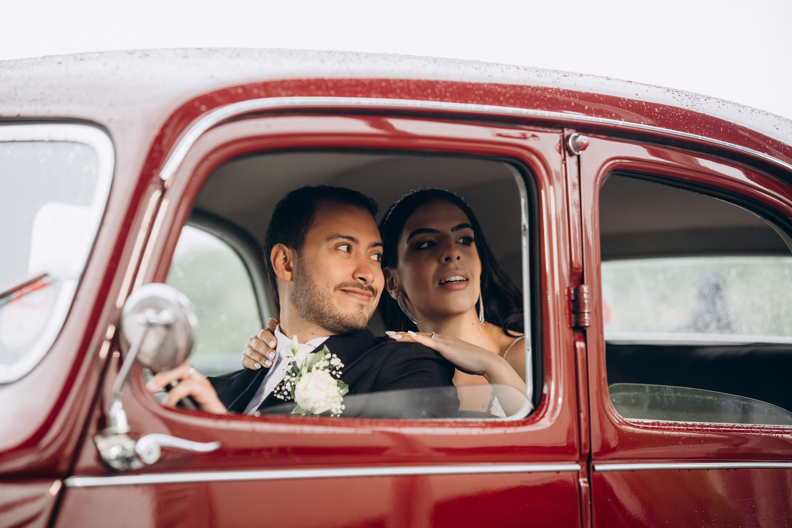 Wedding photo shoot in France_Cabriolet_Paris. Professional photographer in Paris — Shybitska Iryna