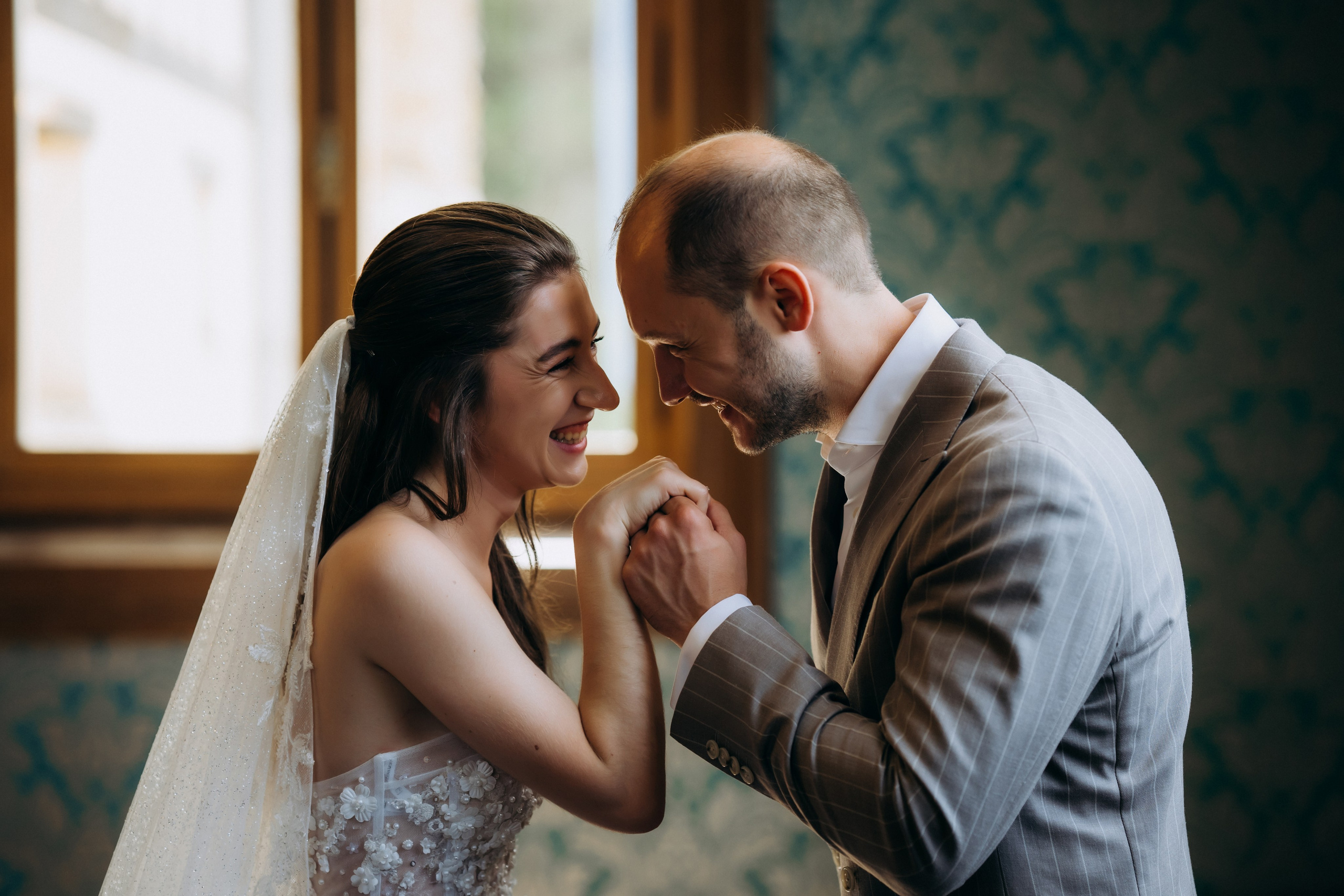 Свадебная фотосессия во французском замке. Professional photographer in Paris — Shybitska Iryna