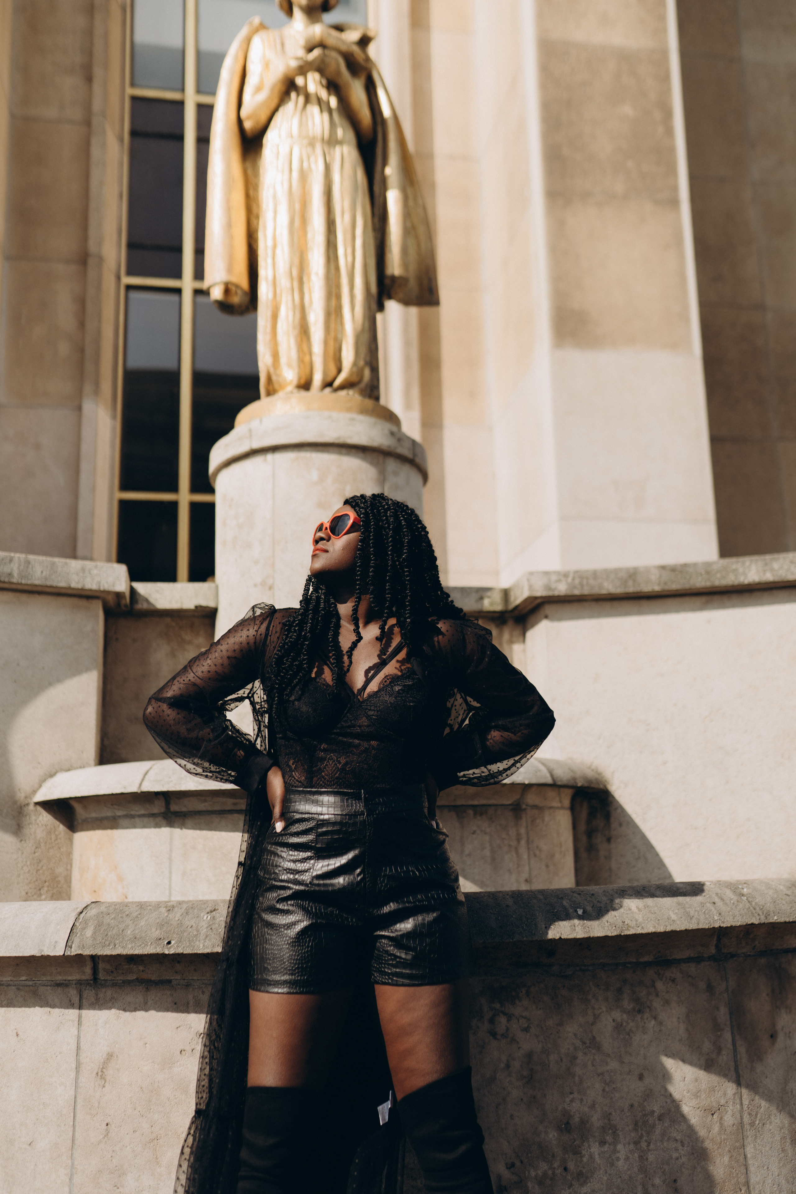 Family photo session in Paris — Louvre — Eiffel Tower. Professional photographer in Paris — Shybitska Iryna