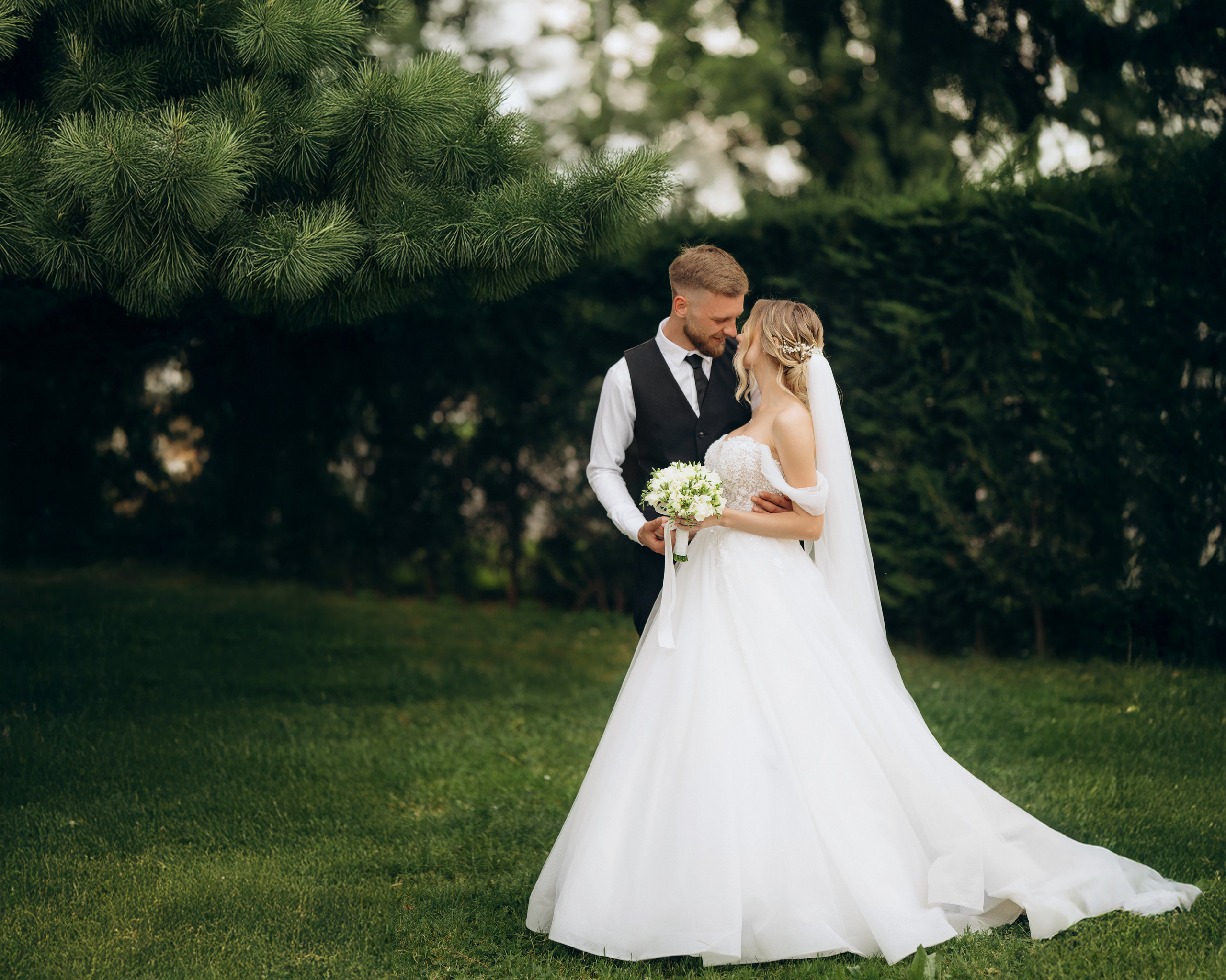 Wedding Day in Paris and Reception. Professional photographer in Paris — Shybitska Iryna