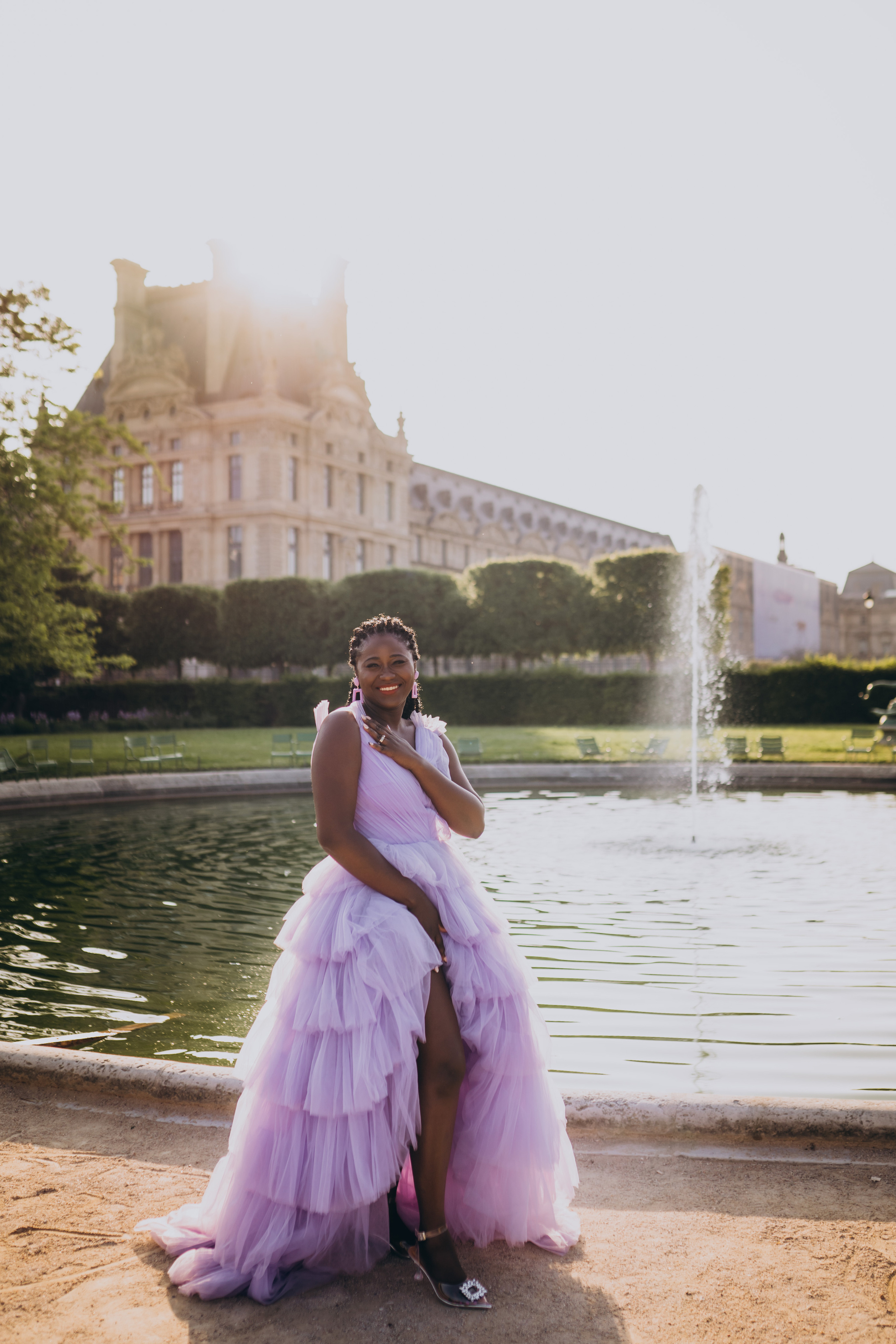 Family photo session in Paris — Louvre — Eiffel Tower. Professional photographer in Paris — Shybitska Iryna