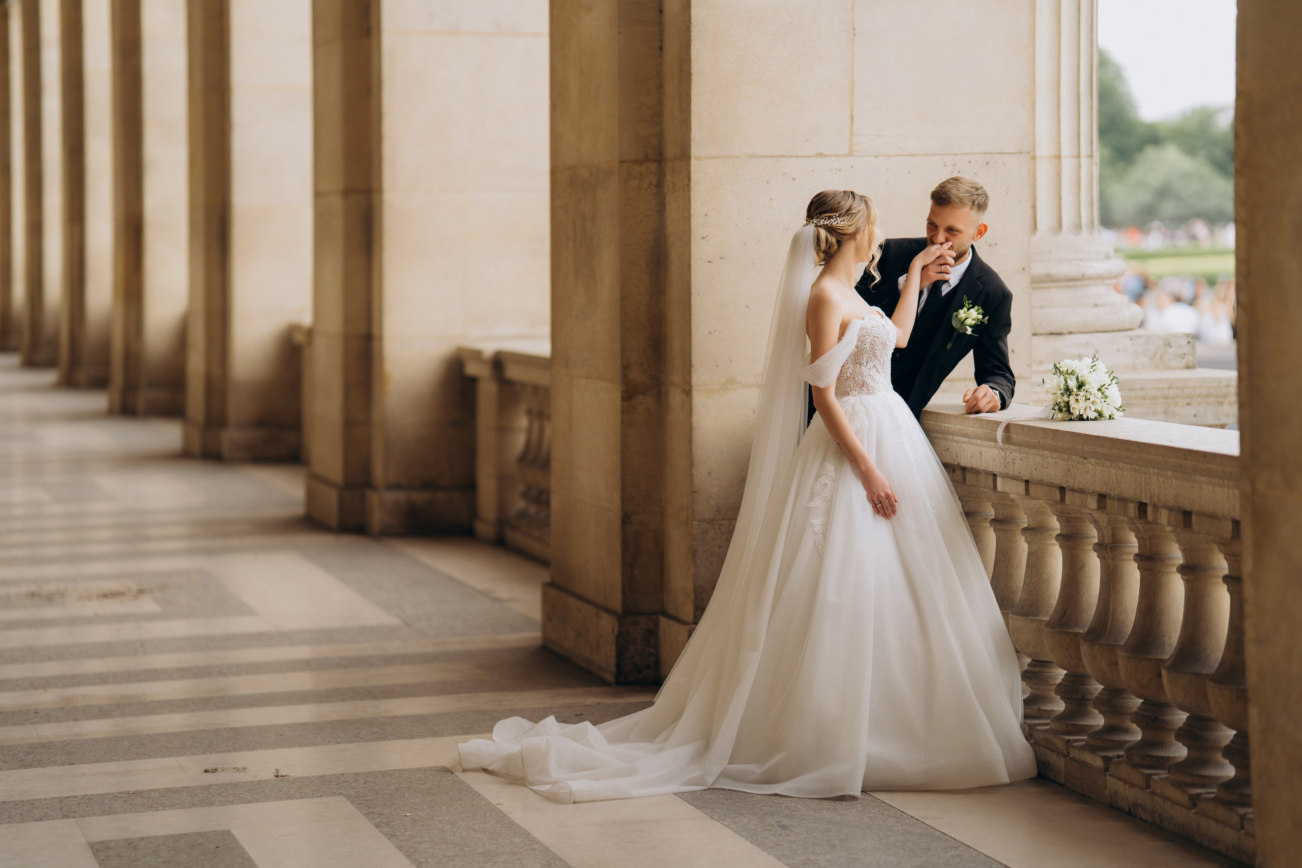 Wedding Day in Paris and Reception. Professional photographer in Paris — Shybitska Iryna