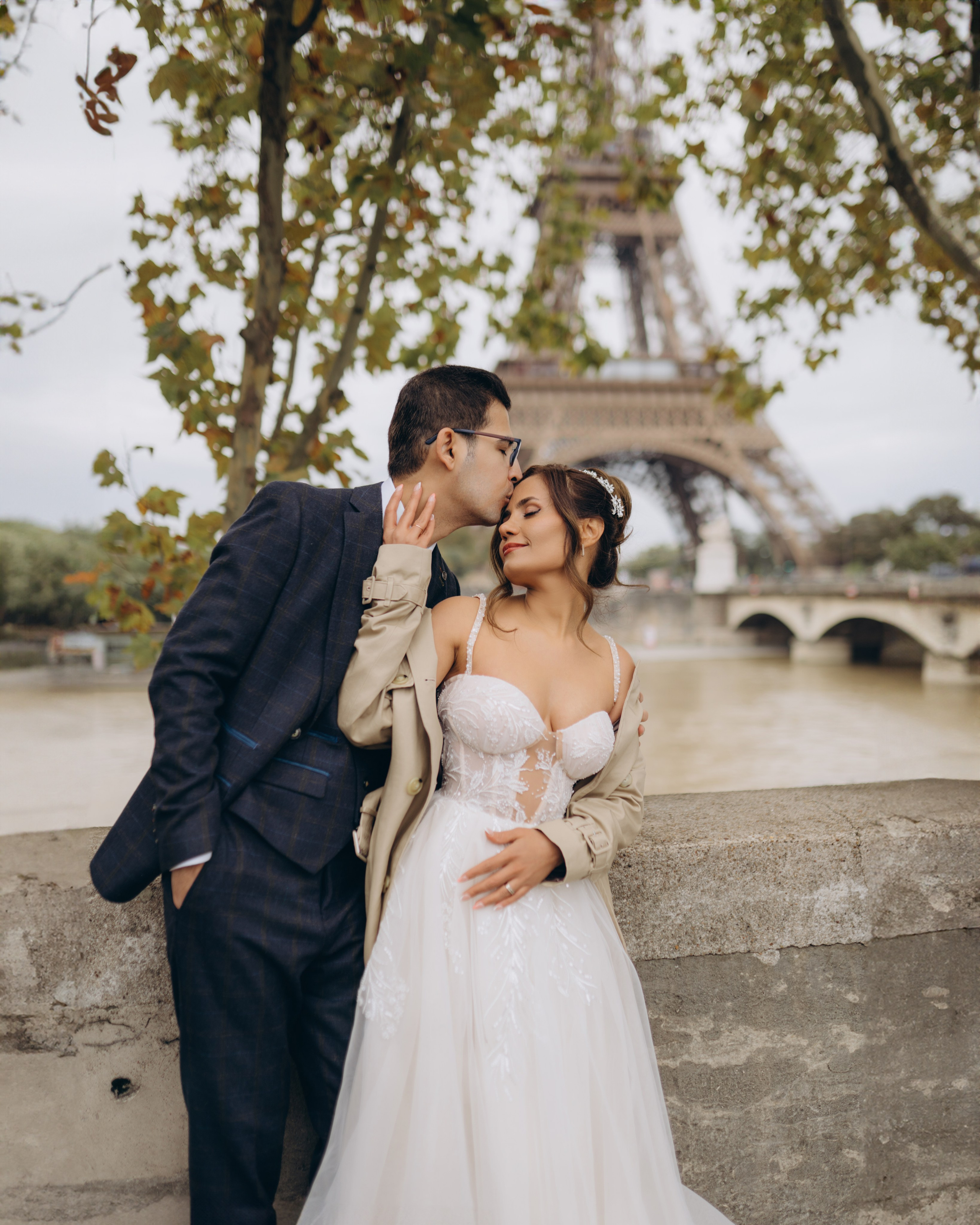 Wedding photo shoot. Professional photographer in Paris — Shybitska Iryna