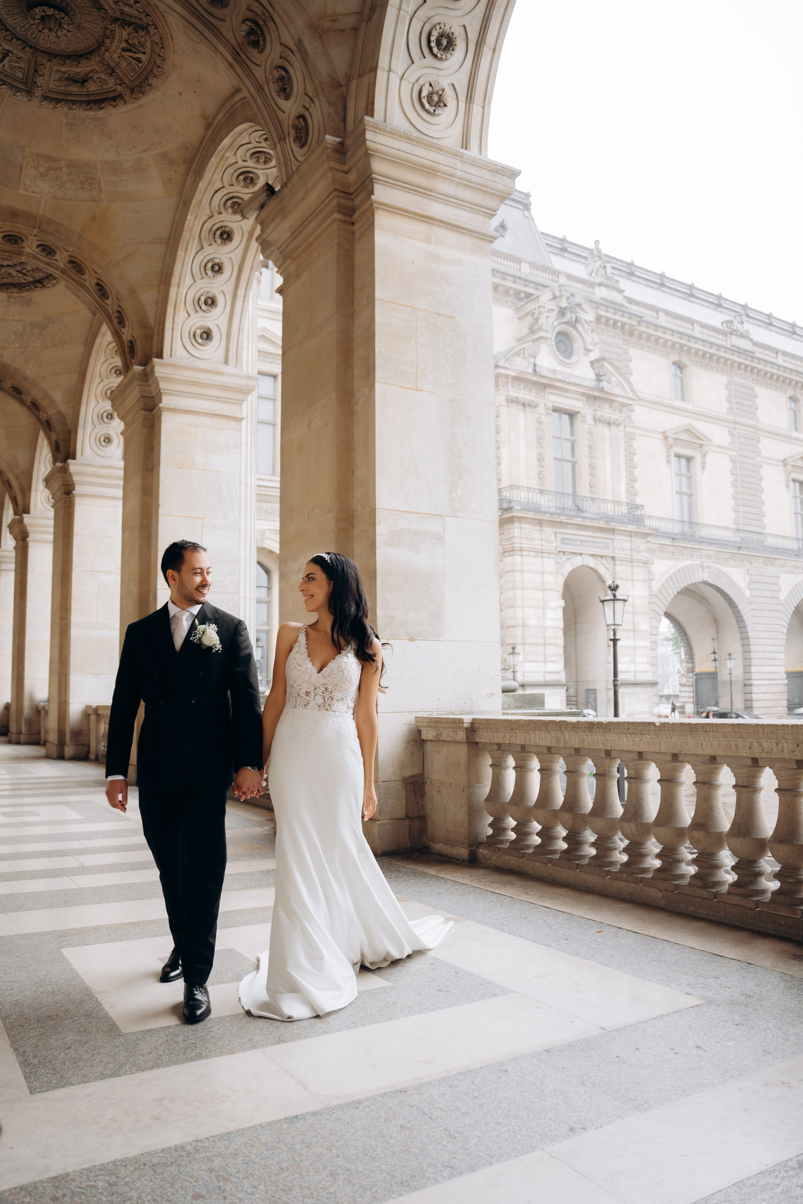 Wedding photo shoot in France_Cabriolet_Paris. Professional photographer in Paris — Shybitska Iryna
