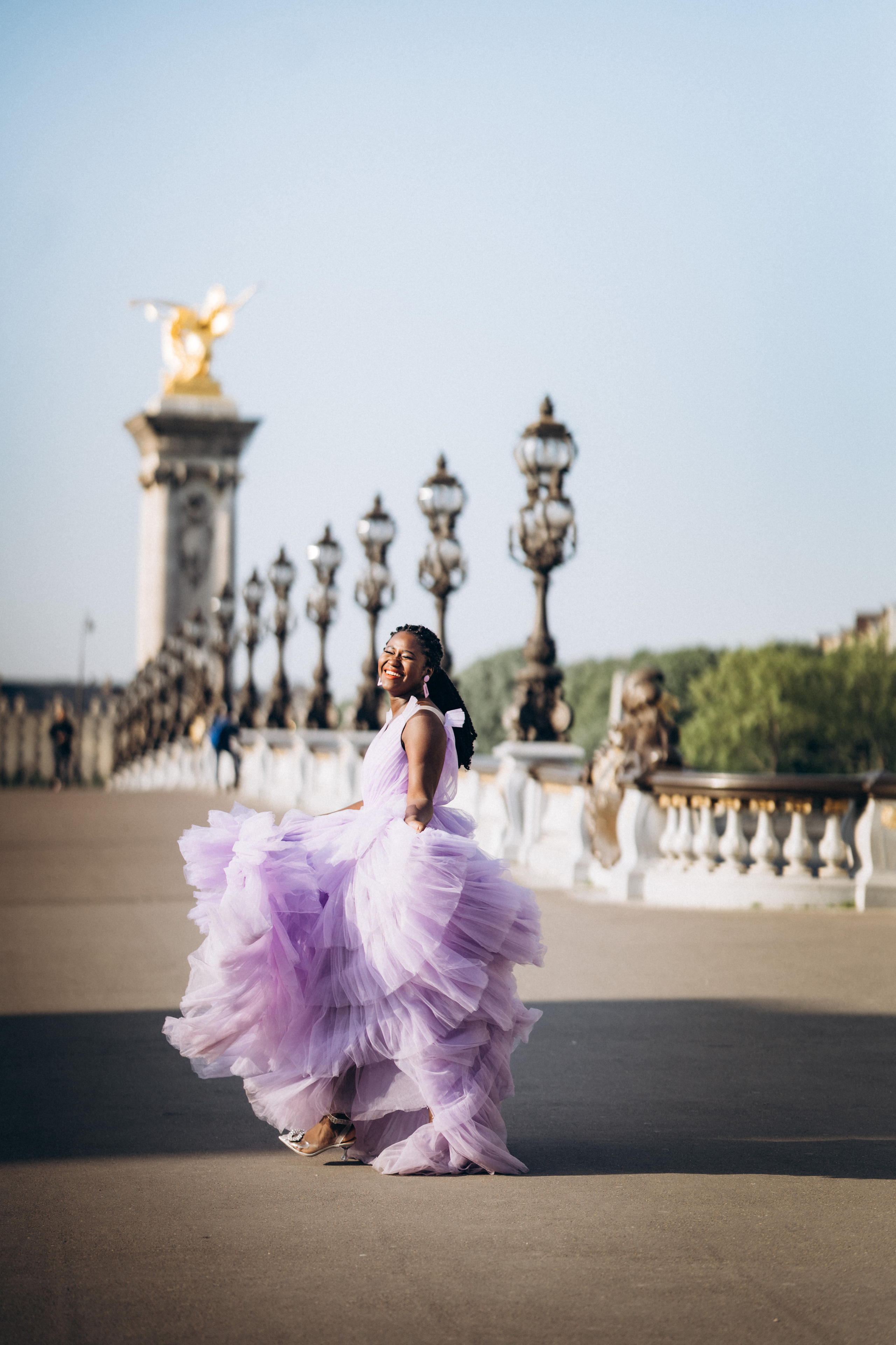 Family photo session in Paris — Louvre — Eiffel Tower. Professional photographer in Paris — Shybitska Iryna