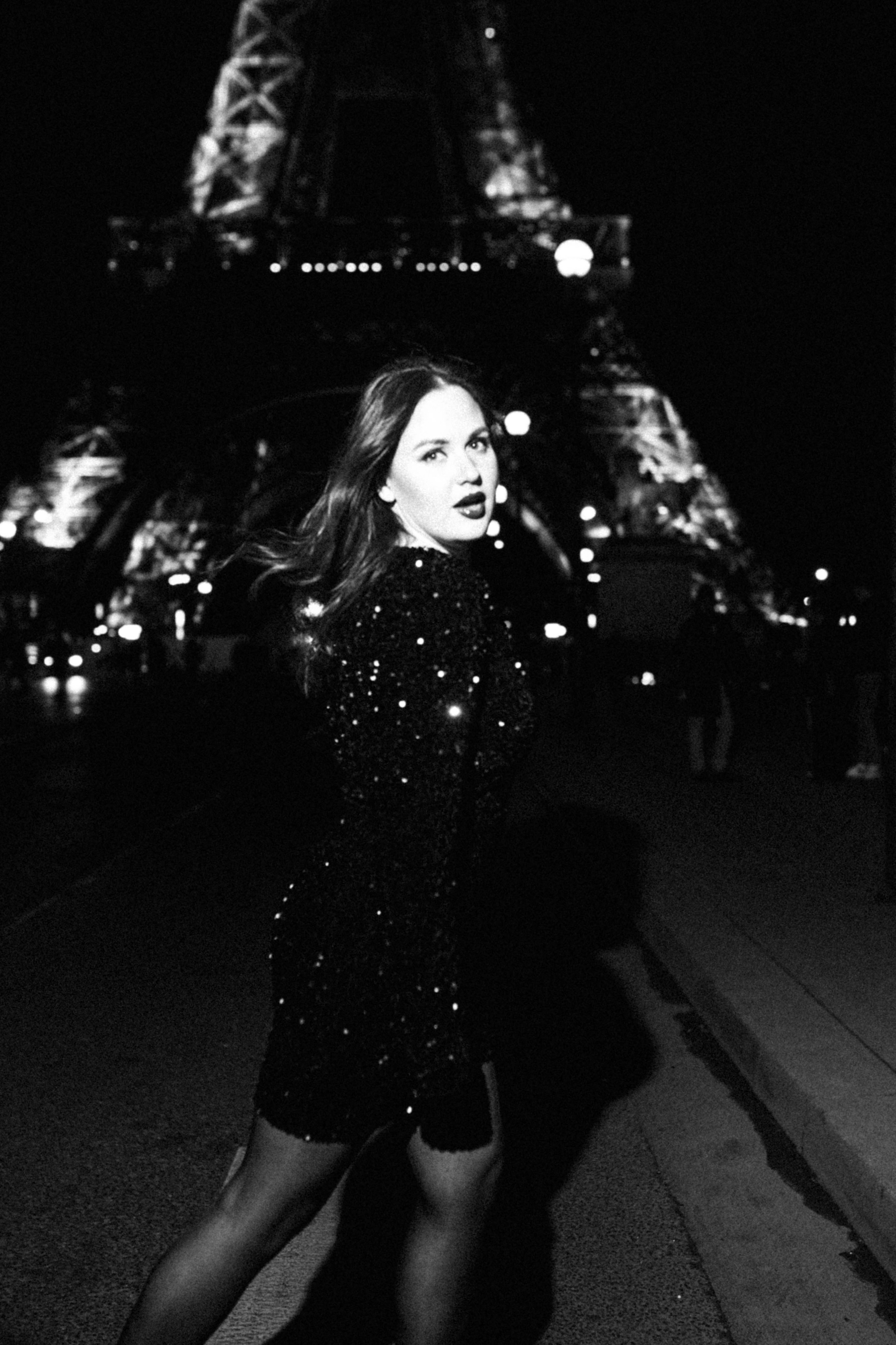 Night photo session in Paris. Professional photographer in Paris — Shybitska Iryna