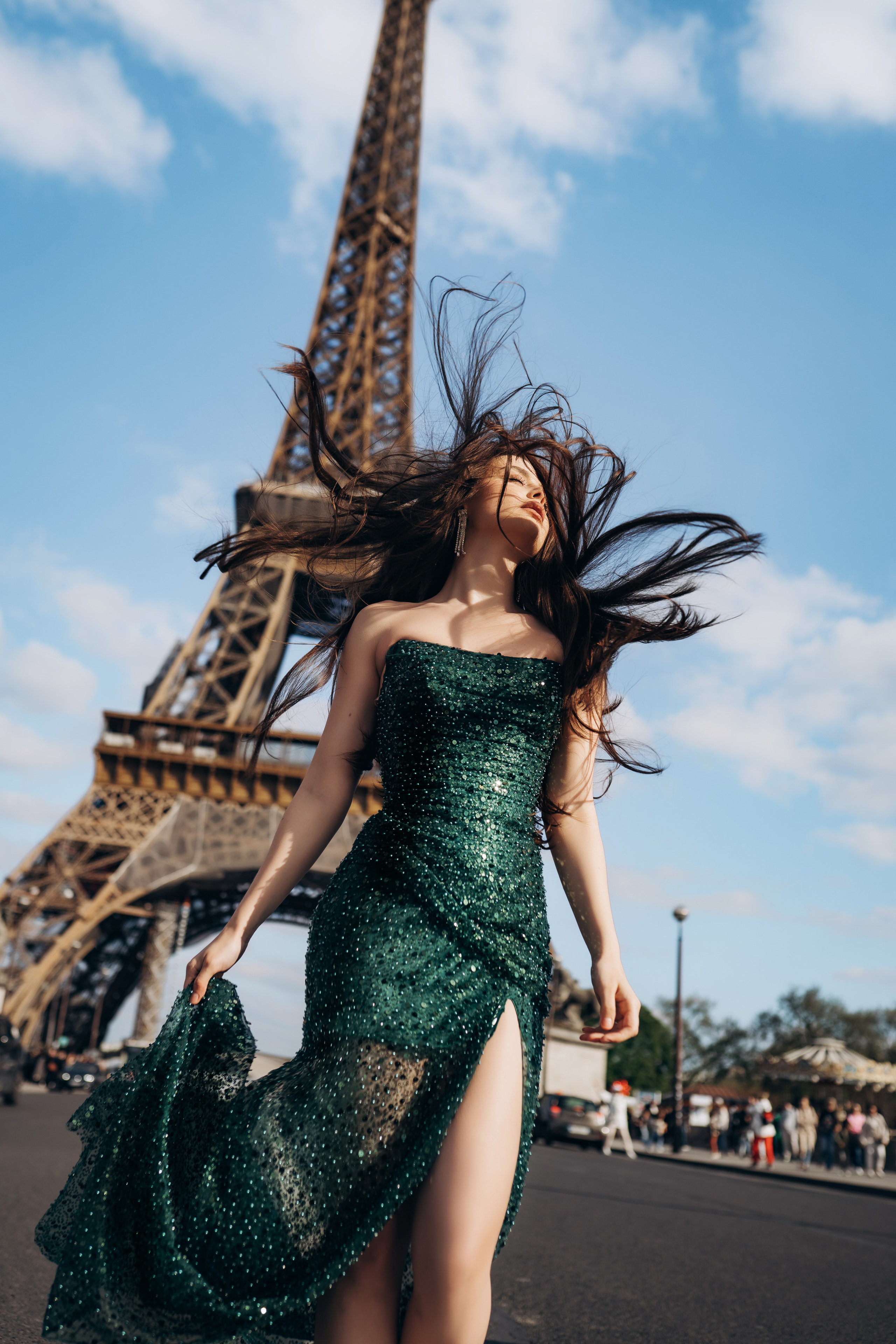 Eiffel Tower — Photo shoot. Professional photographer in Paris — Shybitska Iryna
