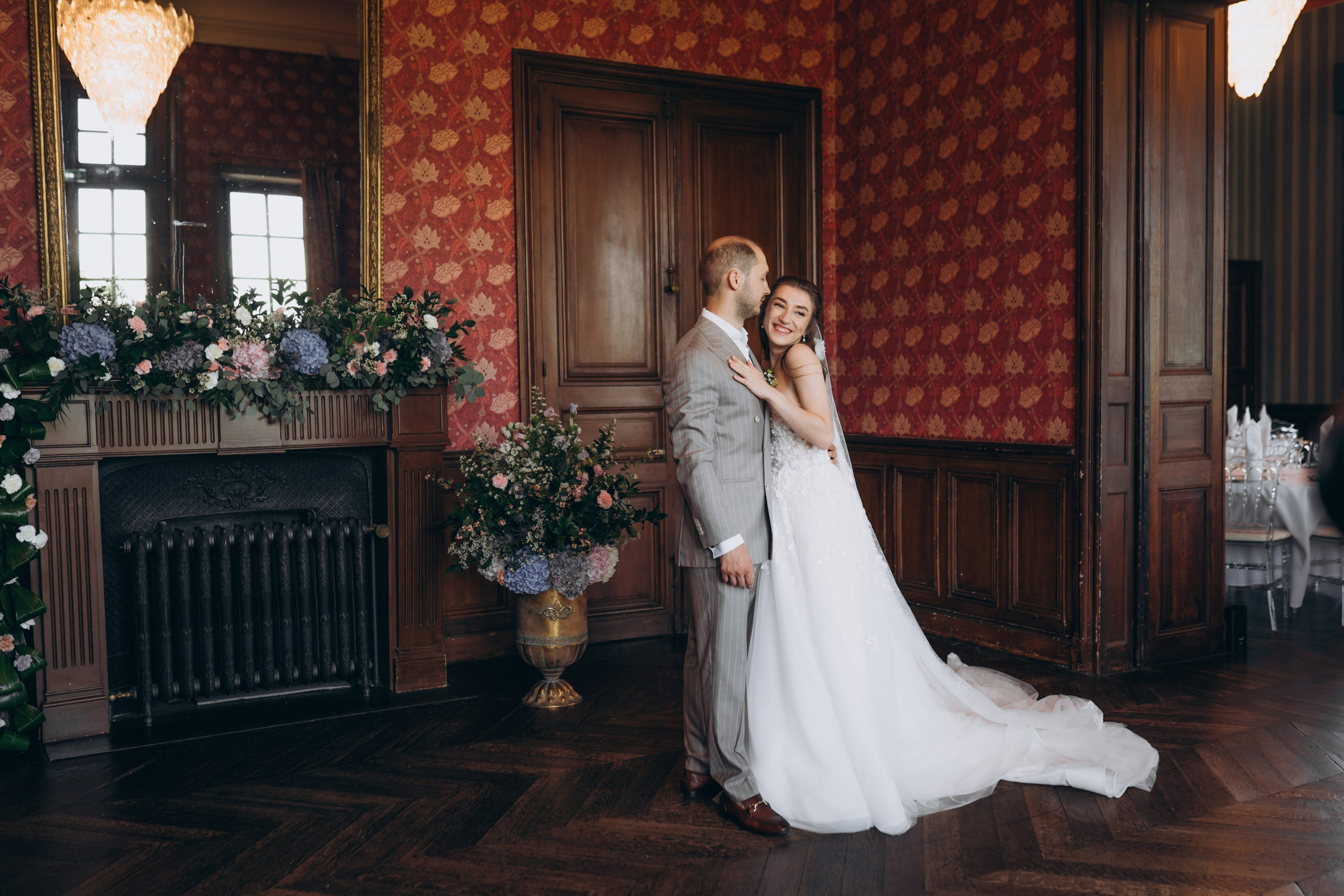 Свадебная фотосессия во французском замке. Professional photographer in Paris — Shybitska Iryna