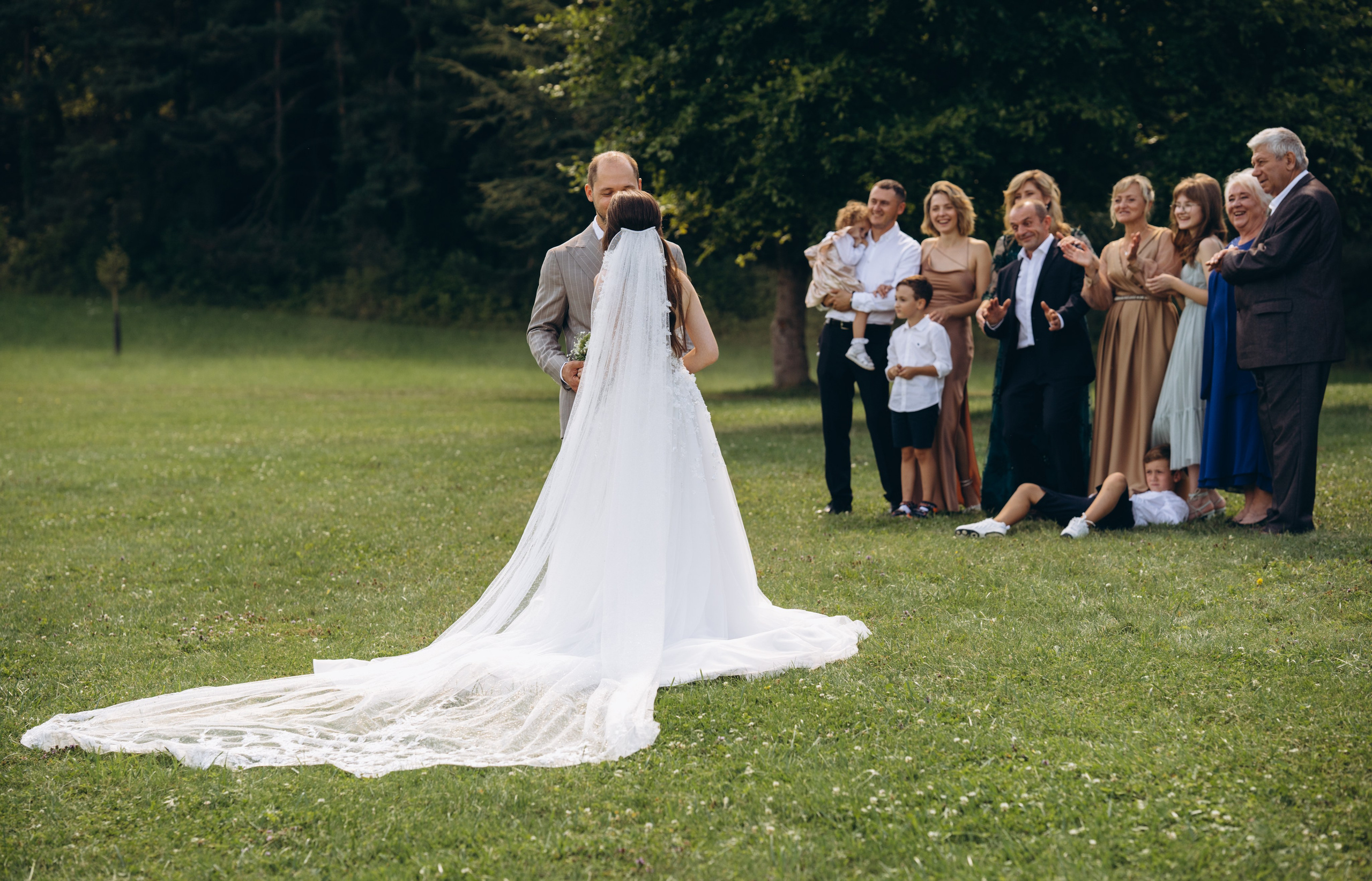 Свадебная фотосессия во французском замке. Professional photographer in Paris — Shybitska Iryna