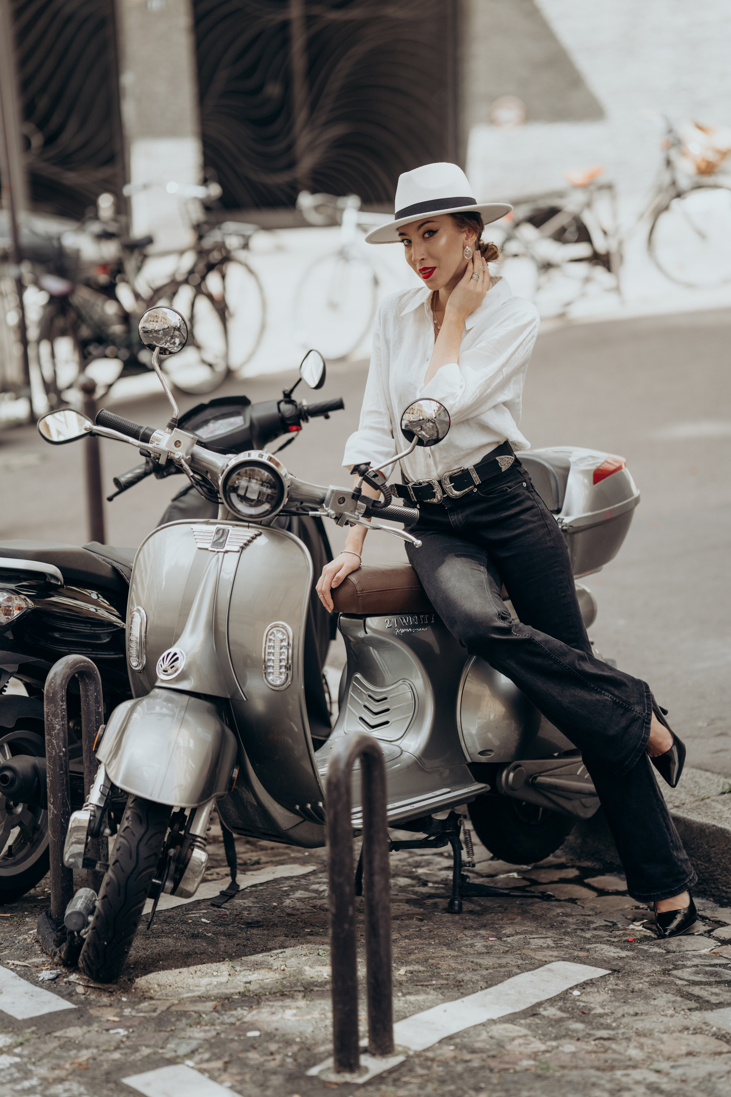 Photo shoot on the streets of Paris. Professional photographer in Paris — Shybitska Iryna