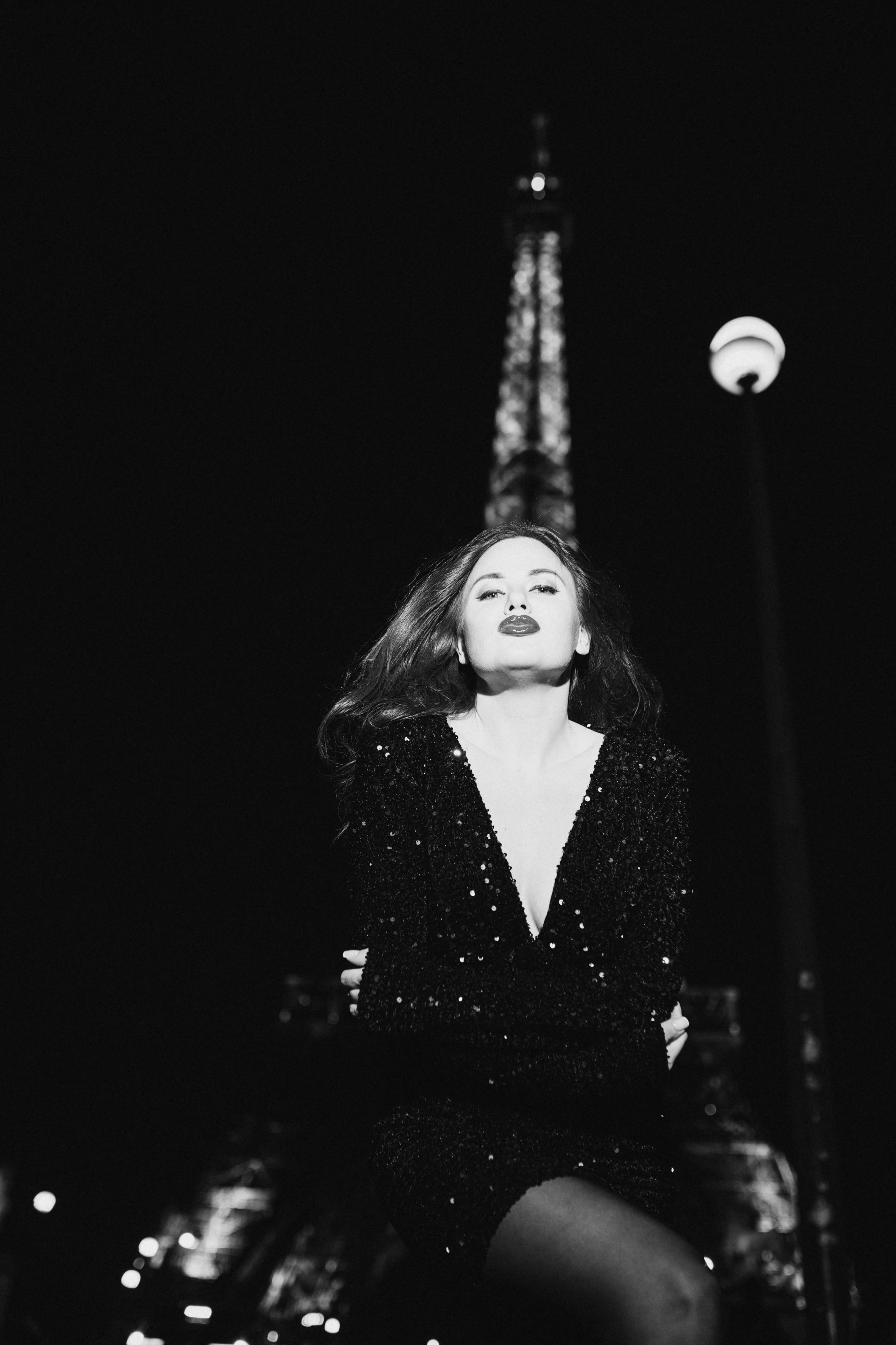 Night photo session in Paris. Professional photographer in Paris — Shybitska Iryna