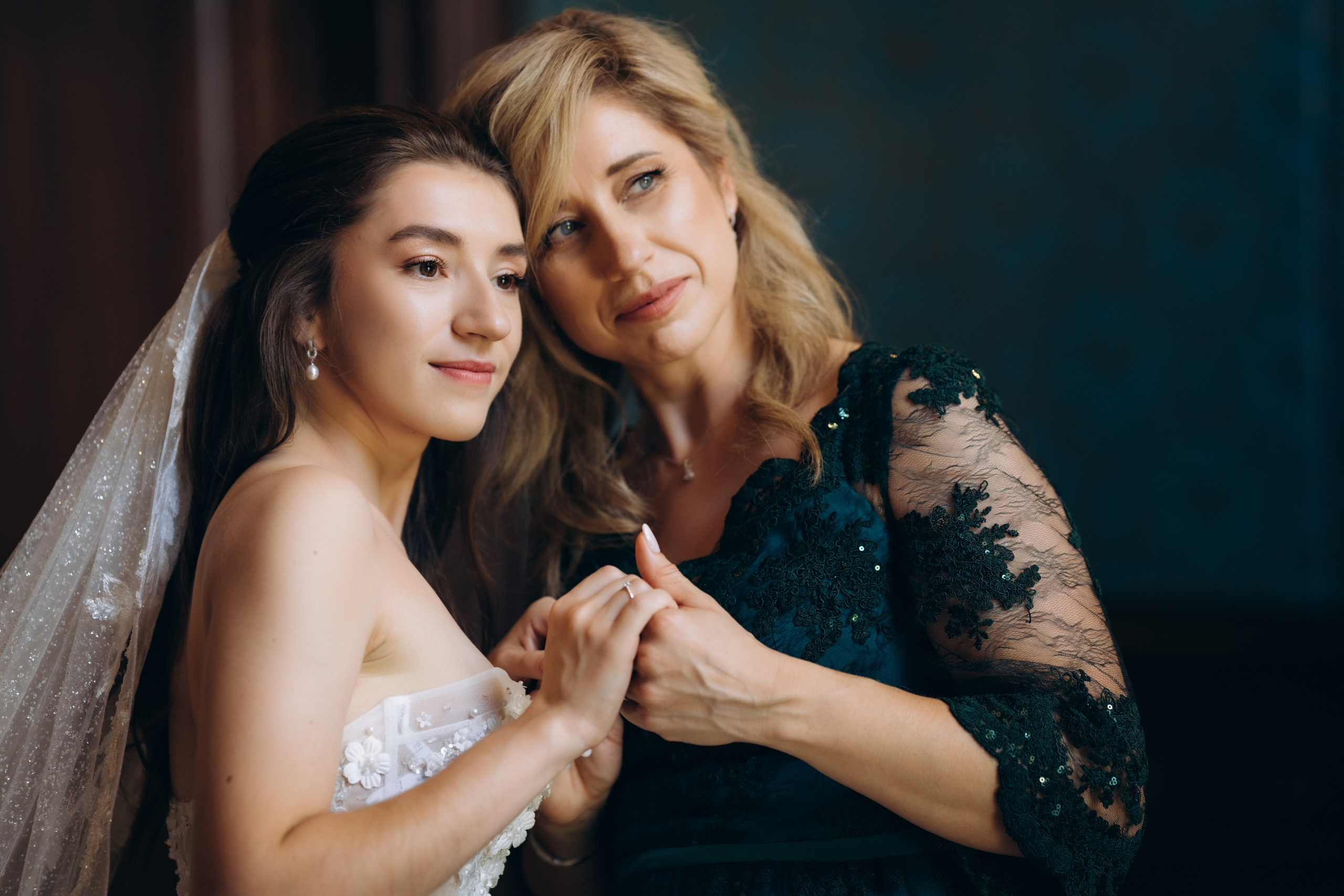 Свадебная фотосессия во французском замке. Professional photographer in Paris — Shybitska Iryna