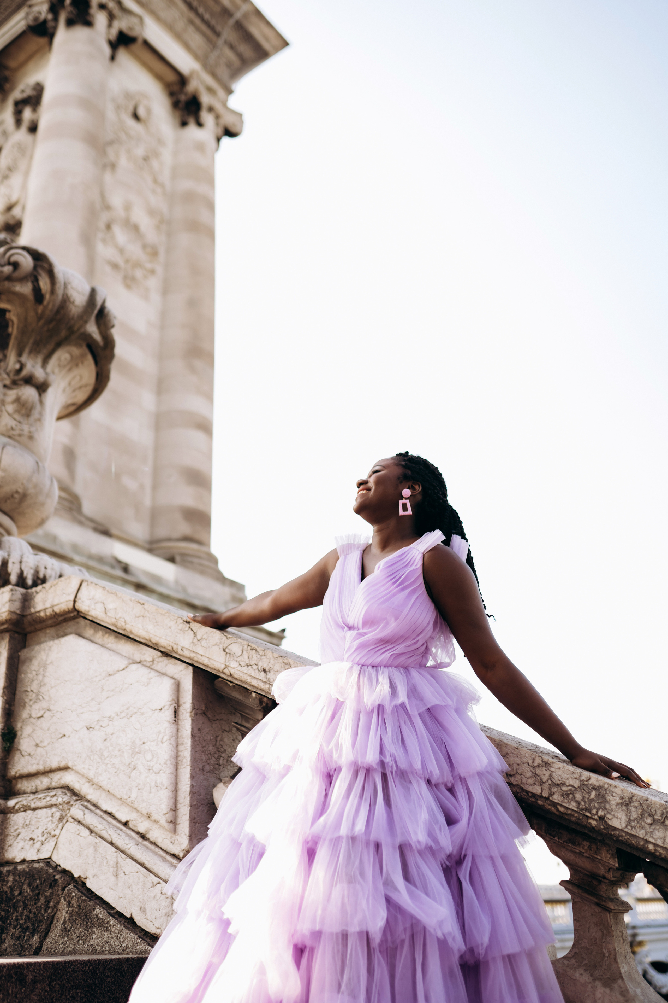 Family photo session in Paris — Louvre — Eiffel Tower. Professional photographer in Paris — Shybitska Iryna