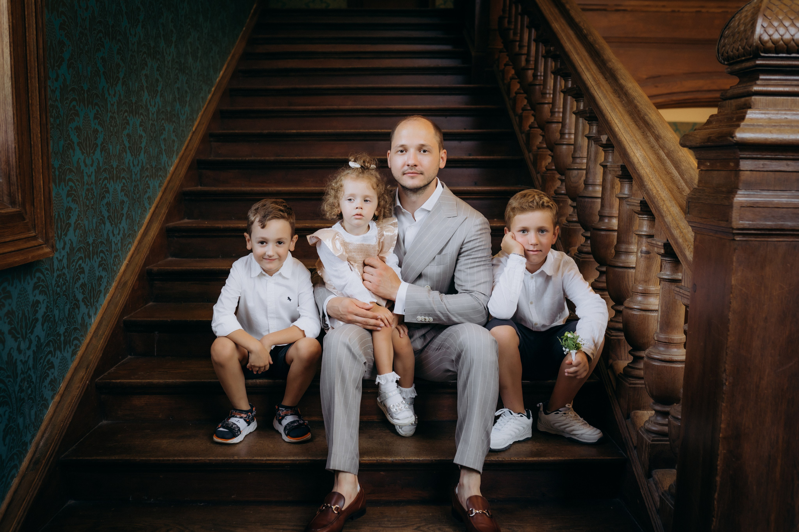 Свадебная фотосессия во французском замке. Professional photographer in Paris — Shybitska Iryna