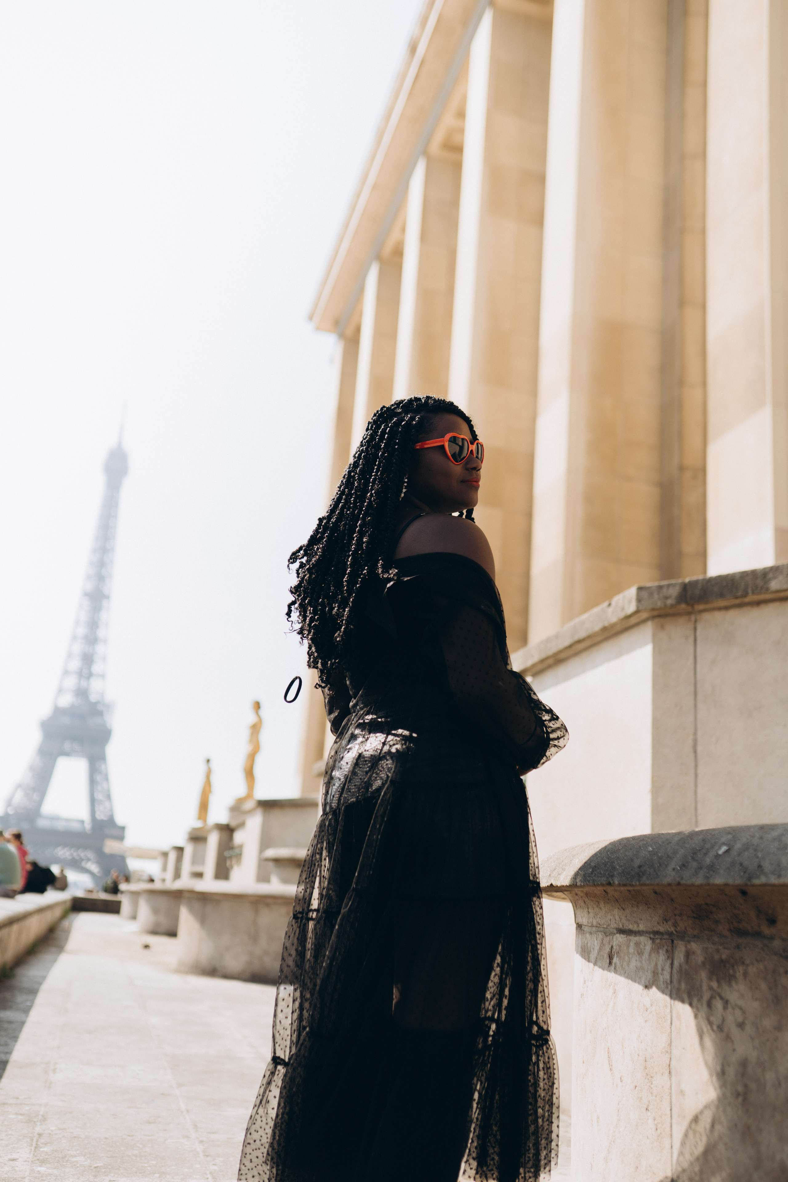 Family photo session in Paris — Louvre — Eiffel Tower. Professional photographer in Paris — Shybitska Iryna