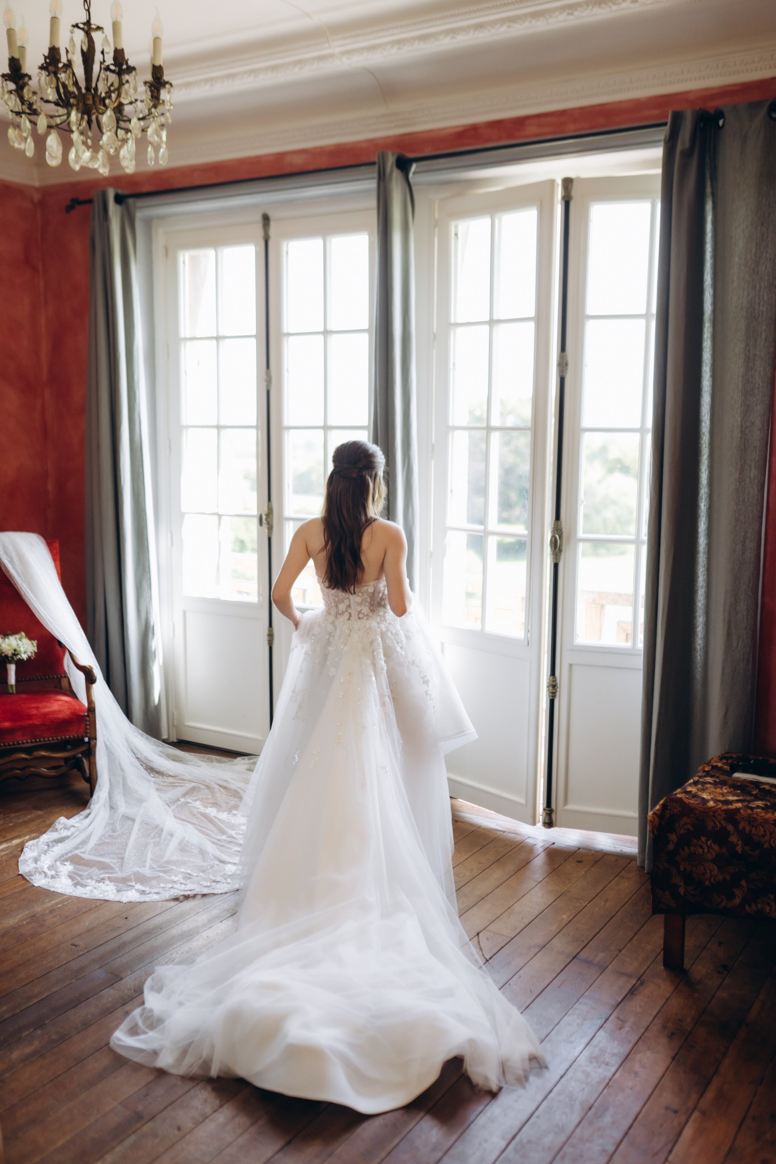 Свадебная фотосессия во французском замке. Professional photographer in Paris — Shybitska Iryna