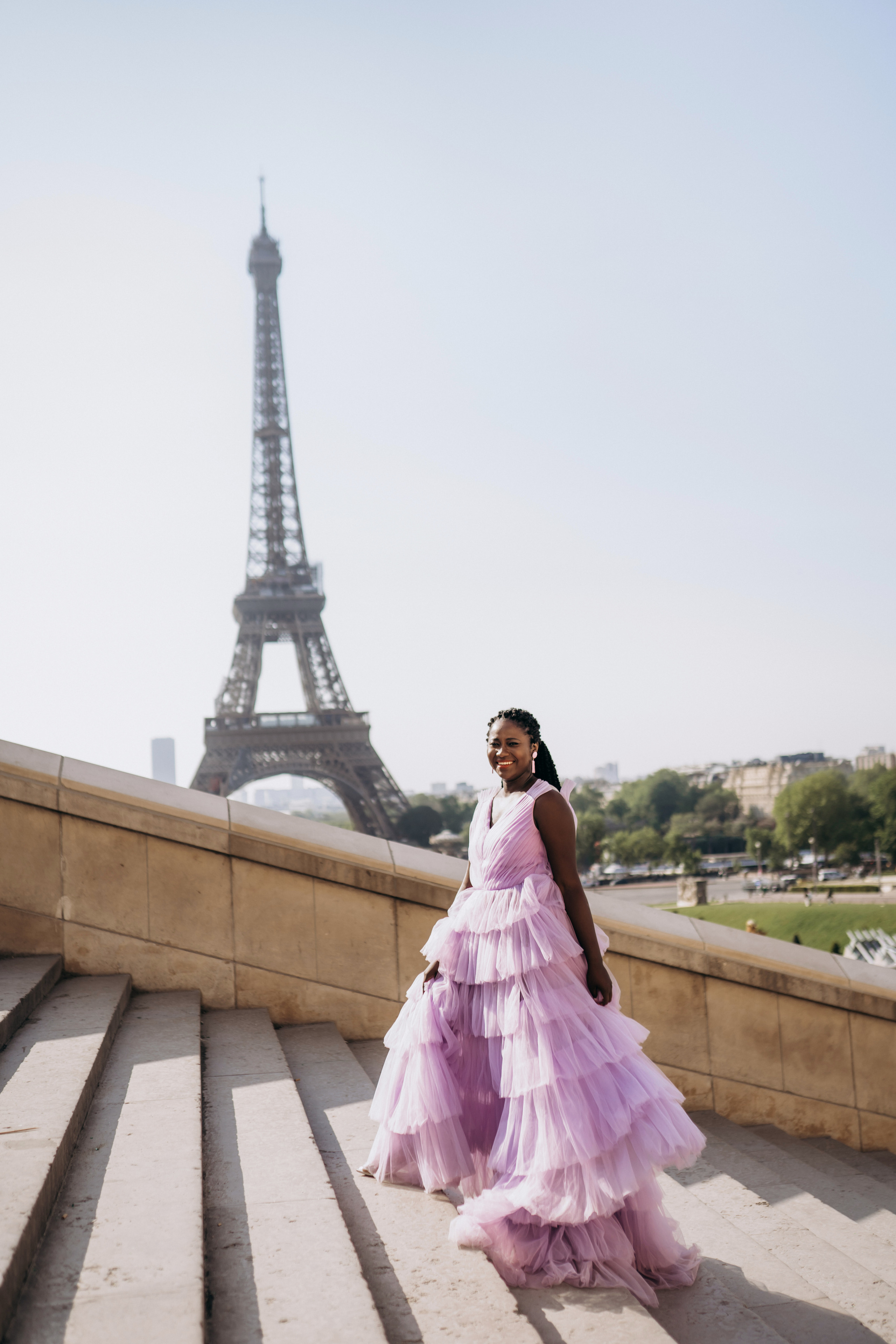 Family photo session in Paris — Louvre — Eiffel Tower. Professional photographer in Paris — Shybitska Iryna