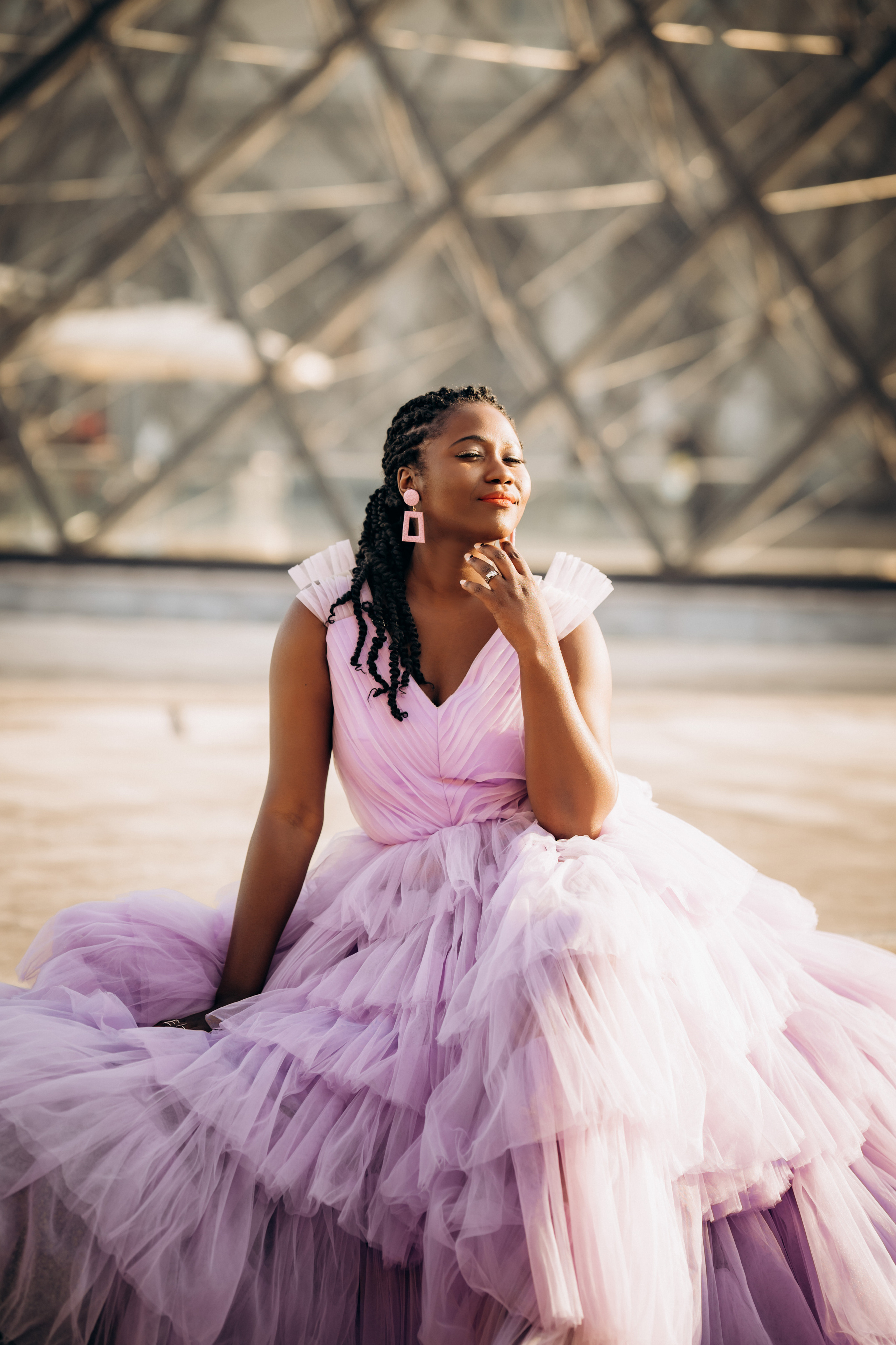 Family photo session in Paris — Louvre — Eiffel Tower. Professional photographer in Paris — Shybitska Iryna