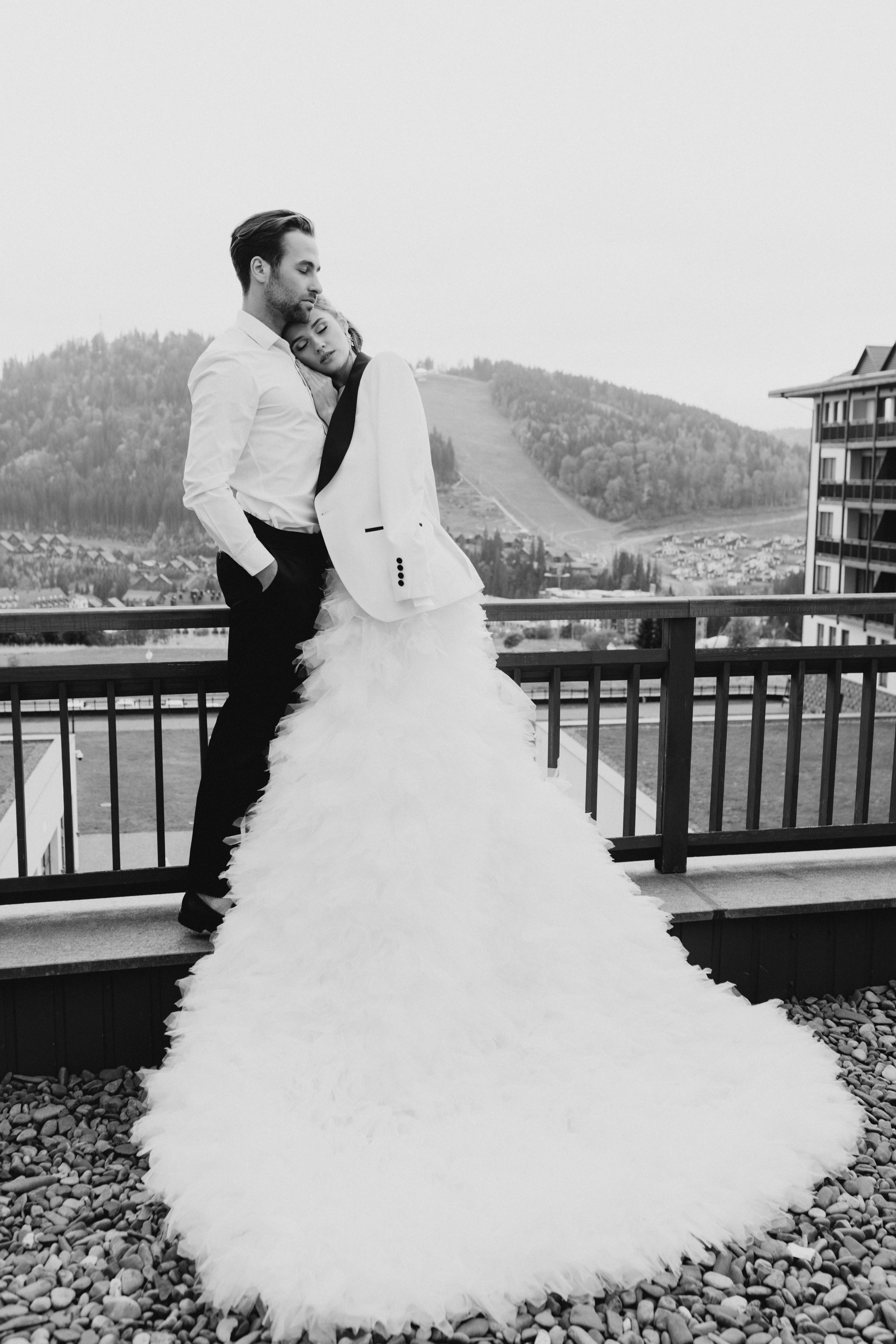 Весільна фотосесія в готелі. Professional photographer in Paris — Shybitska Iryna