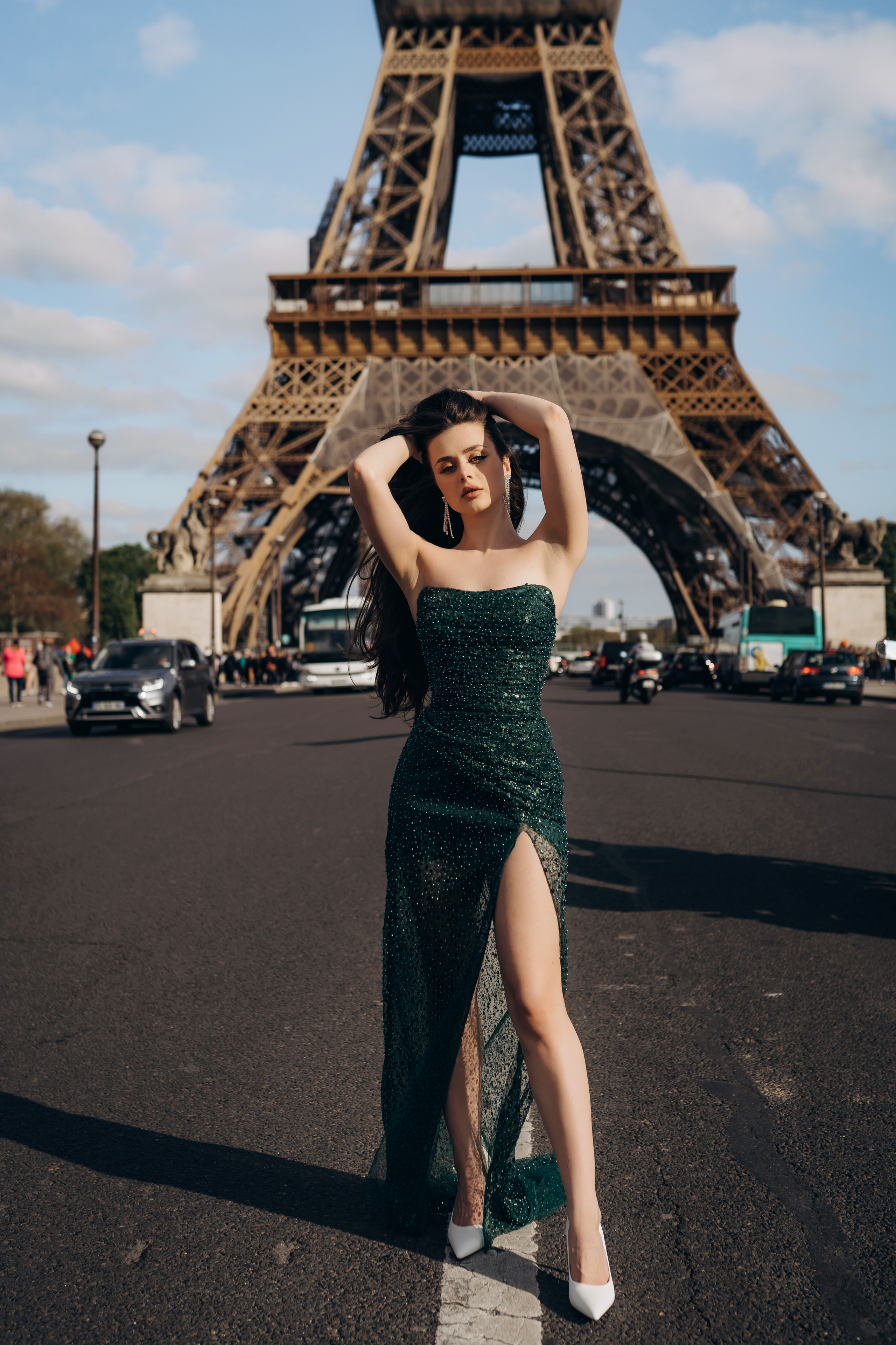 Eiffel Tower — Photo shoot. Professional photographer in Paris — Shybitska Iryna