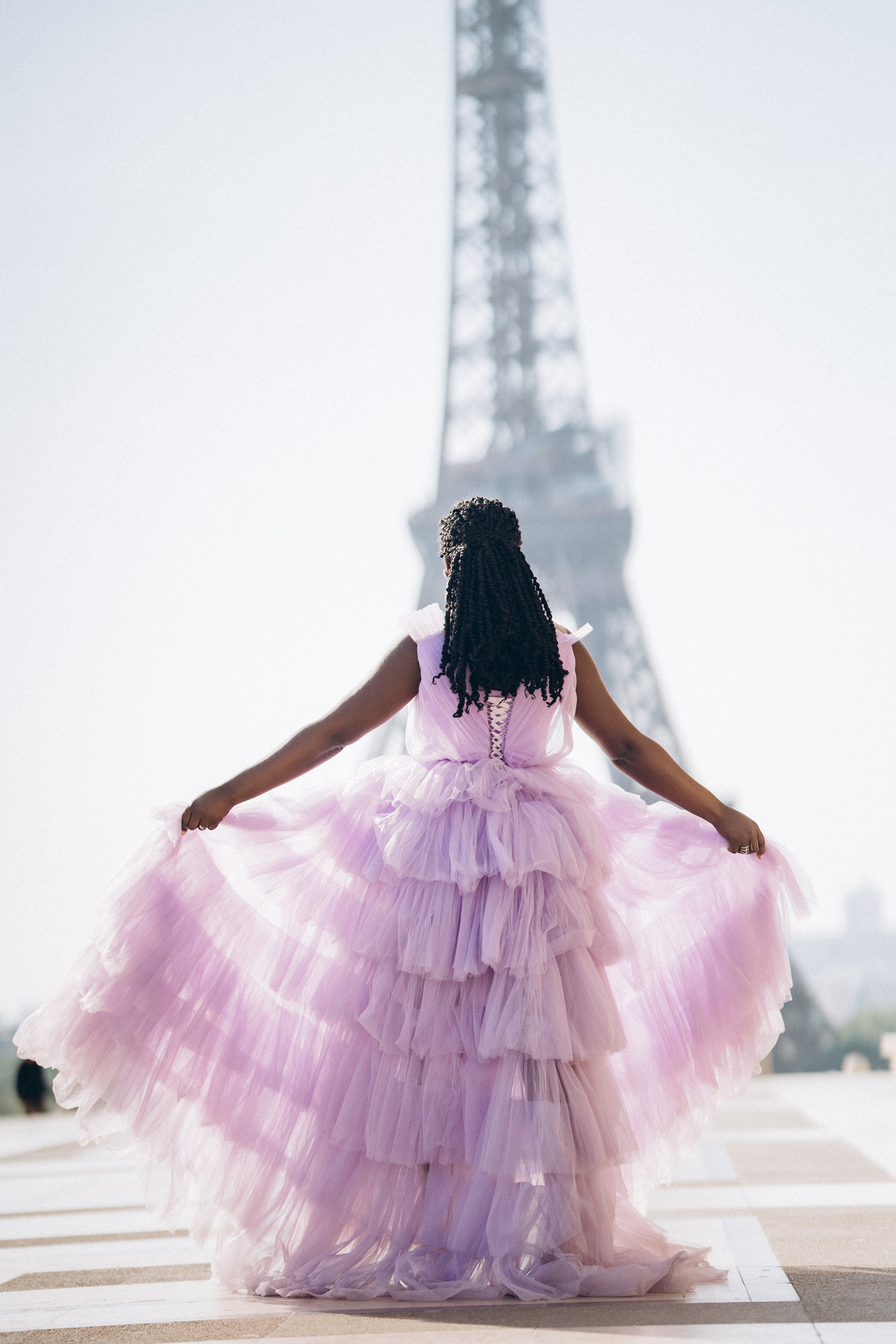 Family photo session in Paris — Louvre — Eiffel Tower. Professional photographer in Paris — Shybitska Iryna