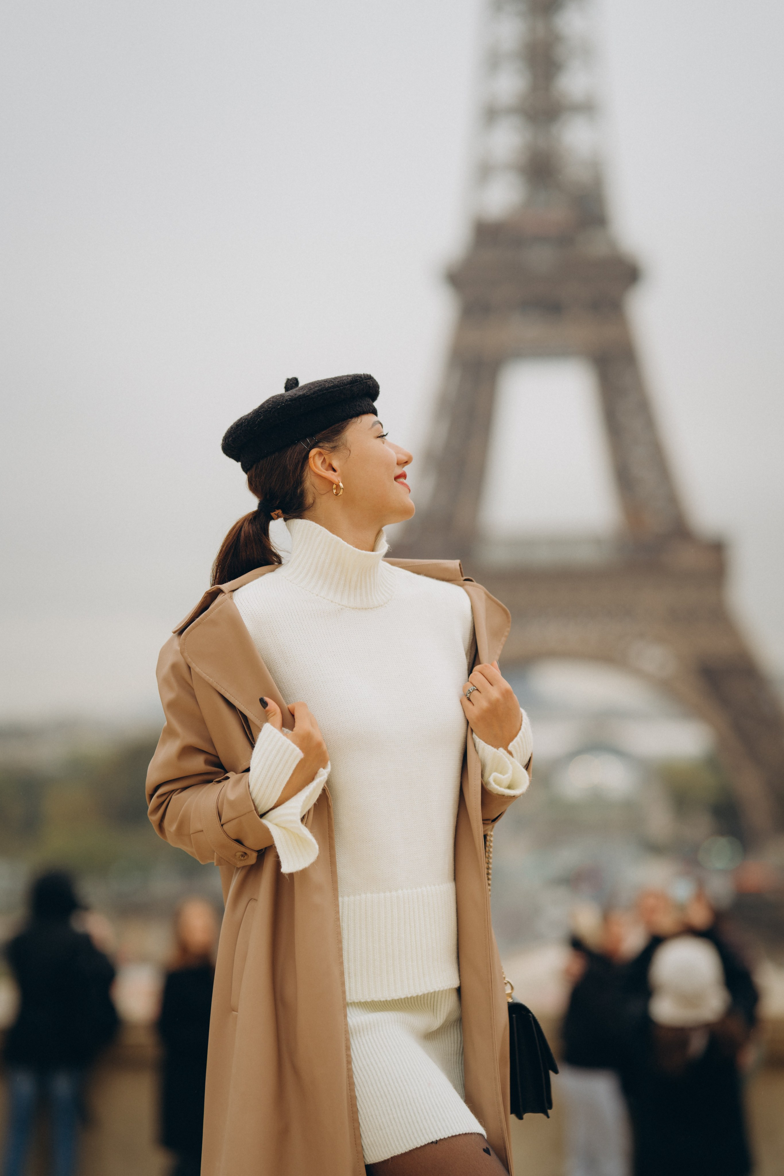 Photo shoot in Paris on a rainy day. Professional photographer in Paris — Shybitska Iryna