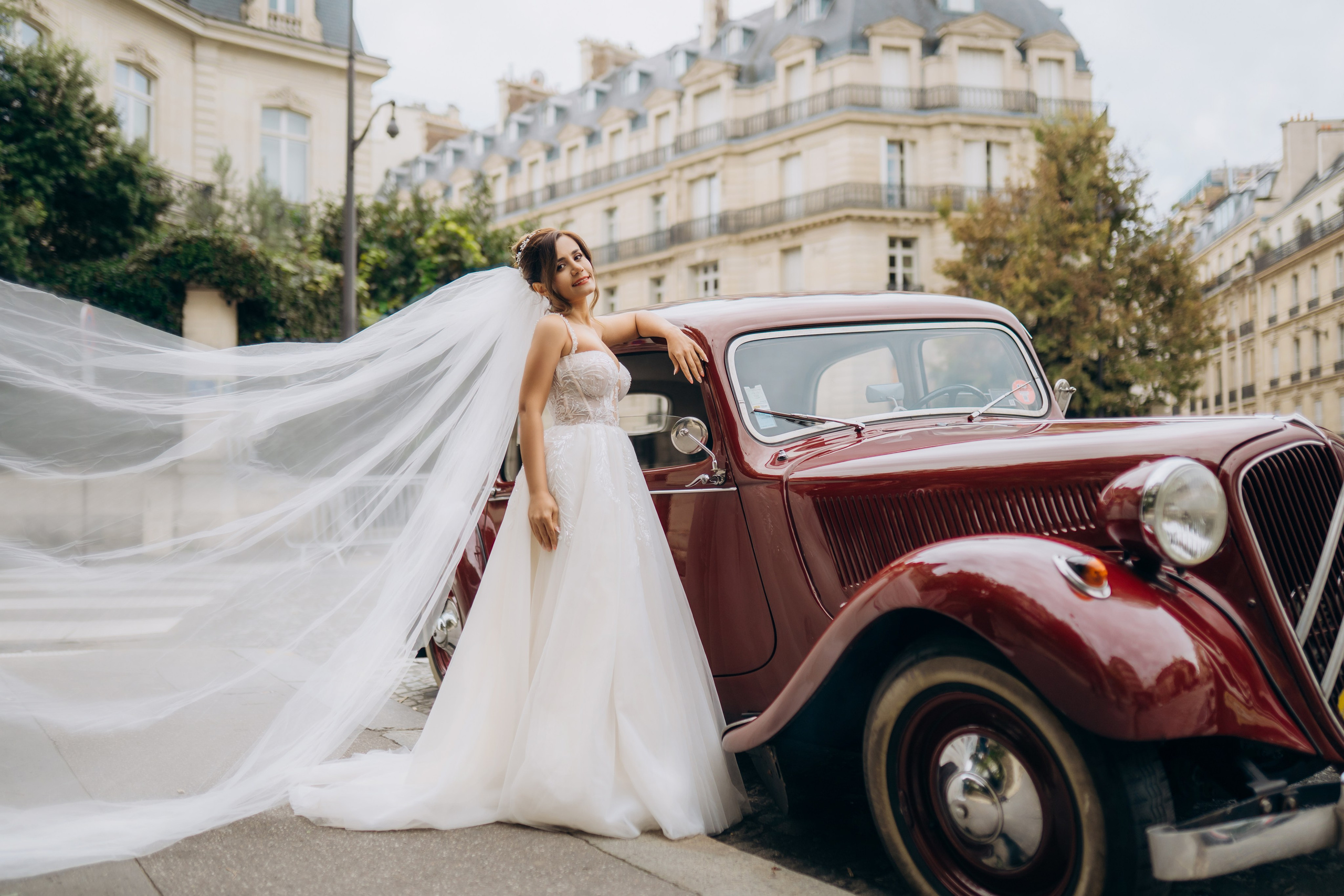 Wedding photo shoot. Professional photographer in Paris — Shybitska Iryna