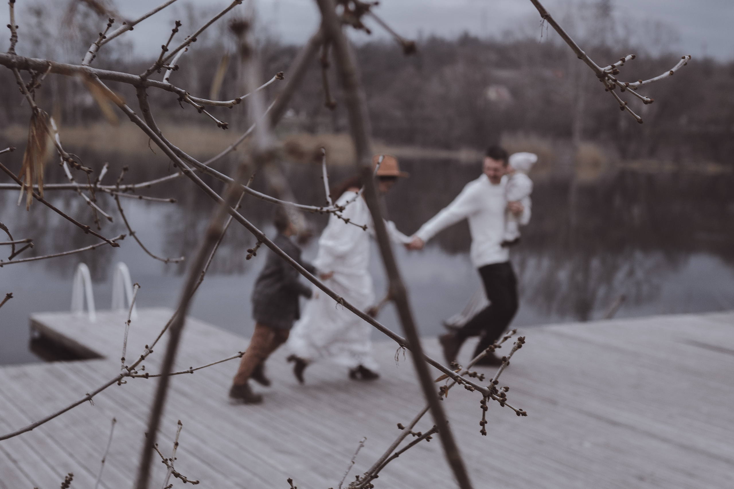 У озера. Professional photographer in Paris — Shybitska Iryna