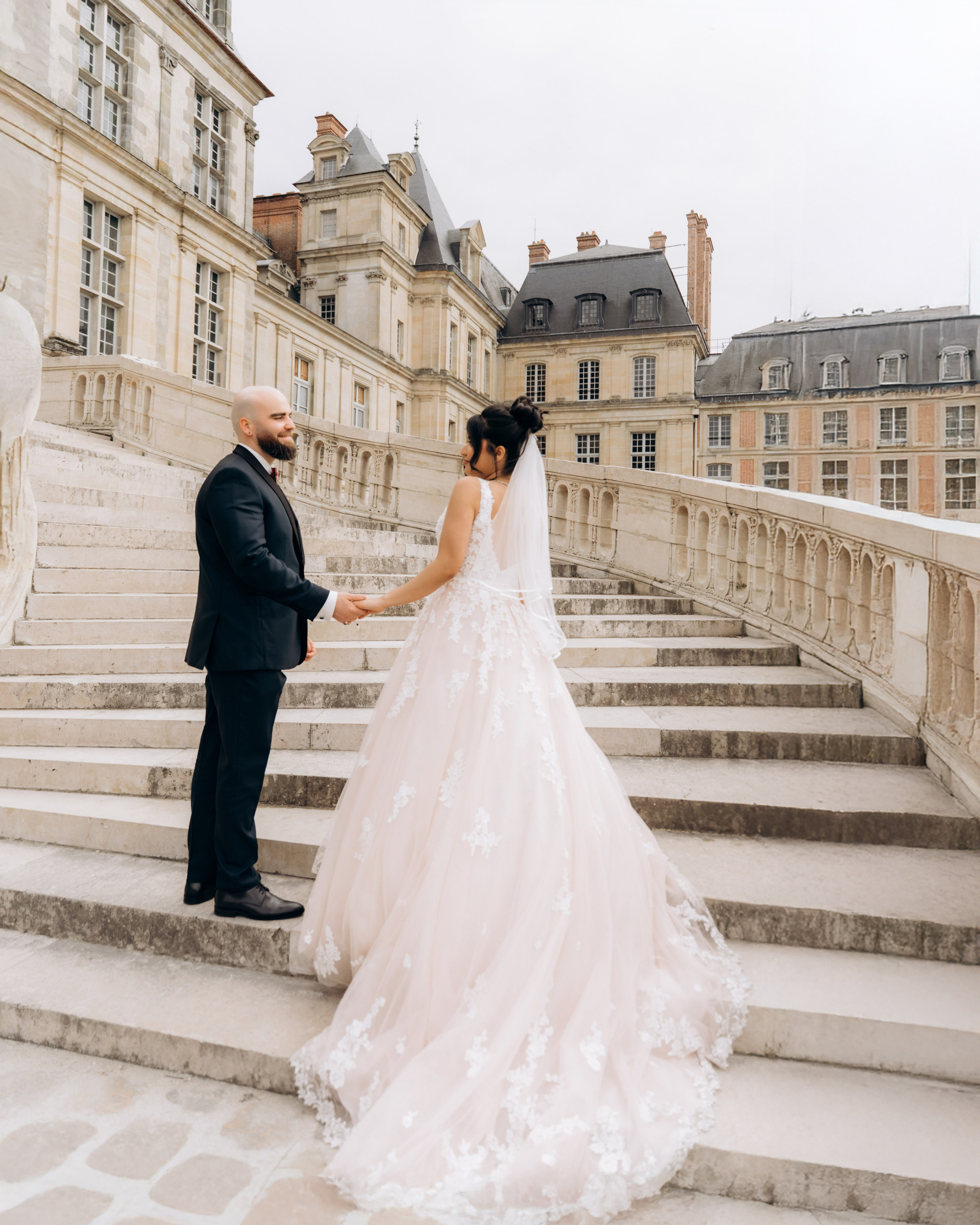 Town hall civil ceremony & wedding photoshoot in France. Professional photographer in Paris — Shybitska Iryna