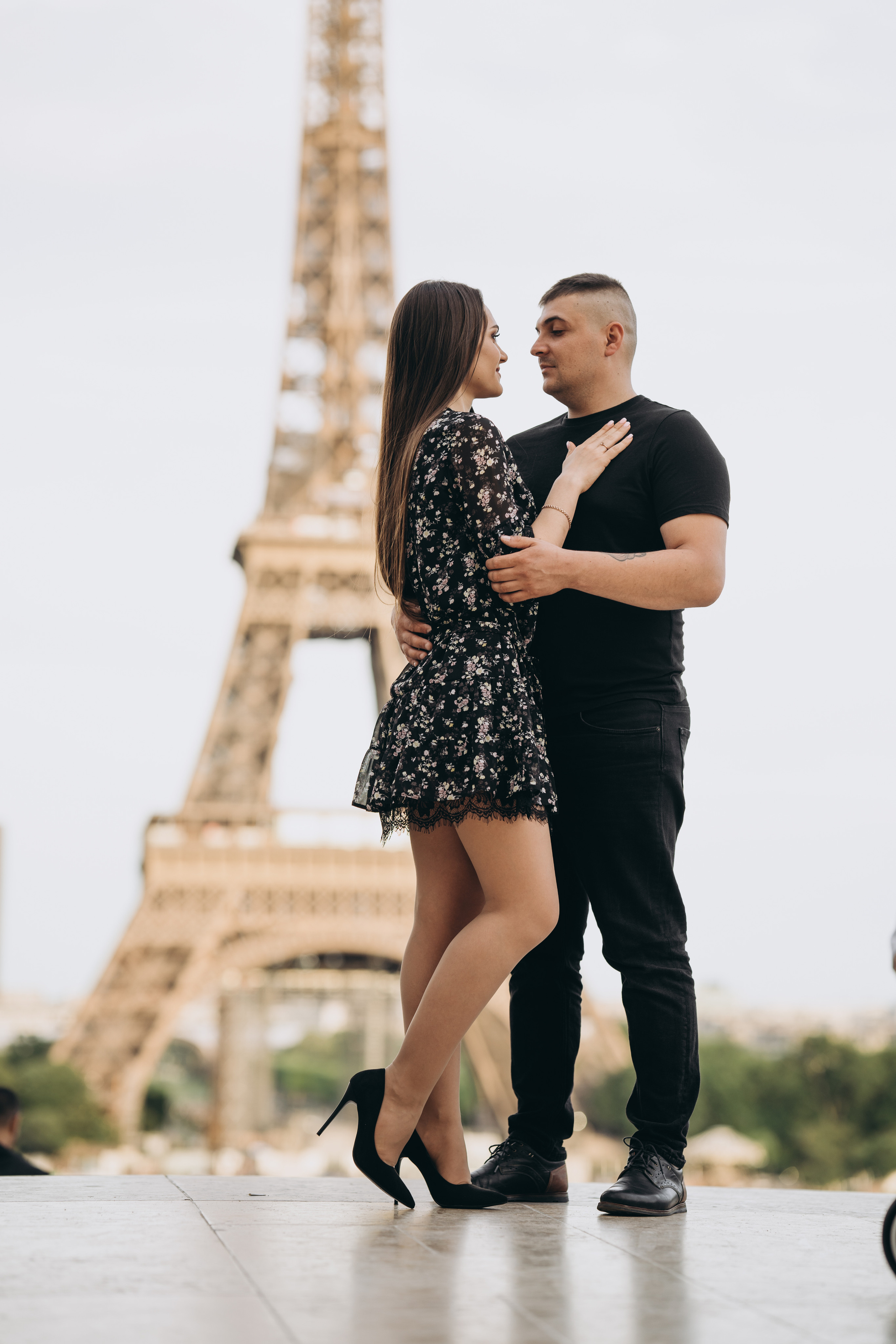 Engagement — Photo session lasts 1 hour. Professional photographer in Paris — Shybitska Iryna