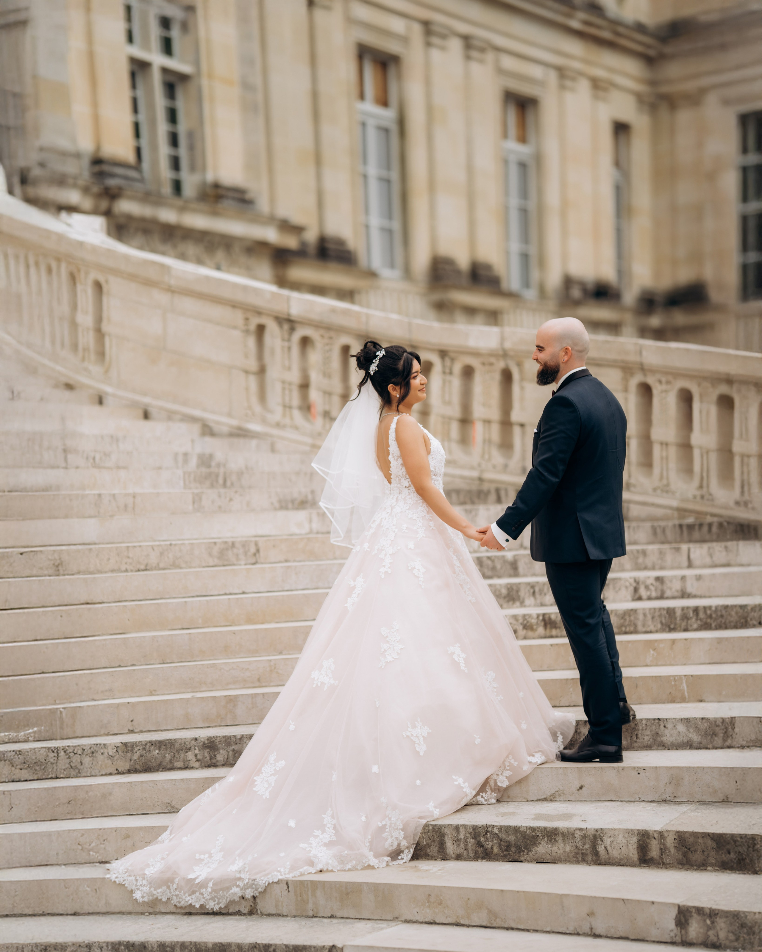 Town hall civil ceremony & wedding photoshoot in France. Professional photographer in Paris — Shybitska Iryna