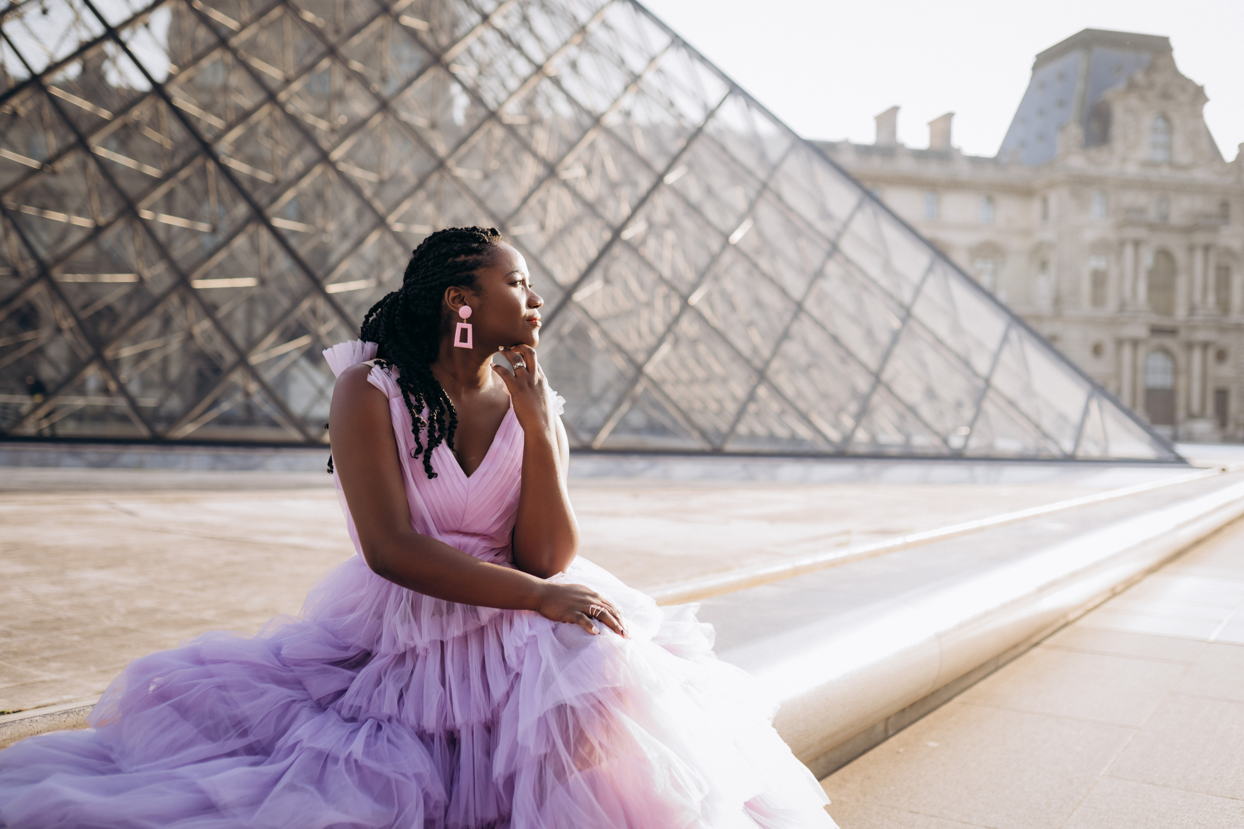 Family photo session in Paris — Louvre — Eiffel Tower. Professional photographer in Paris — Shybitska Iryna