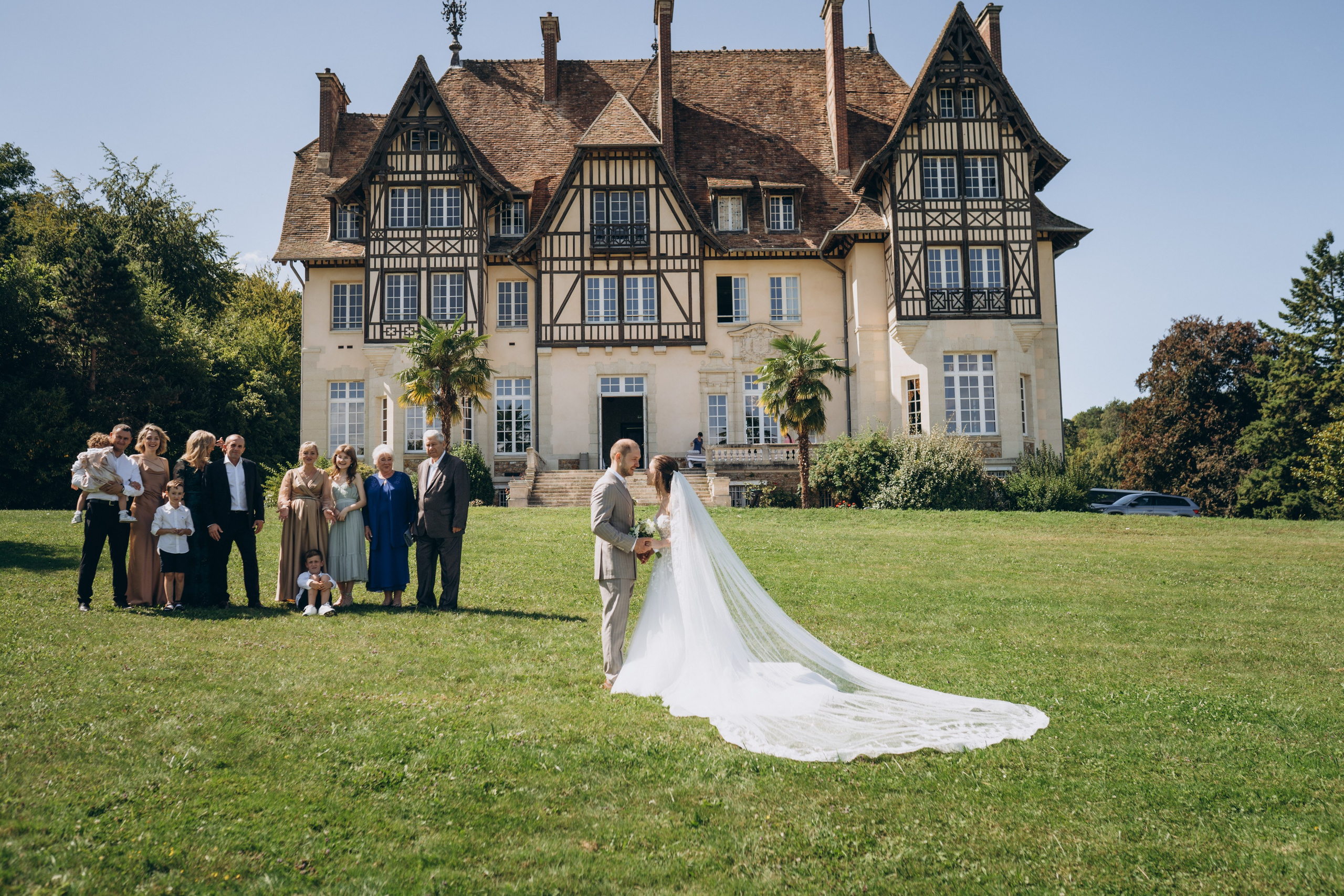 Свадебная фотосессия во французском замке. Professional photographer in Paris — Shybitska Iryna