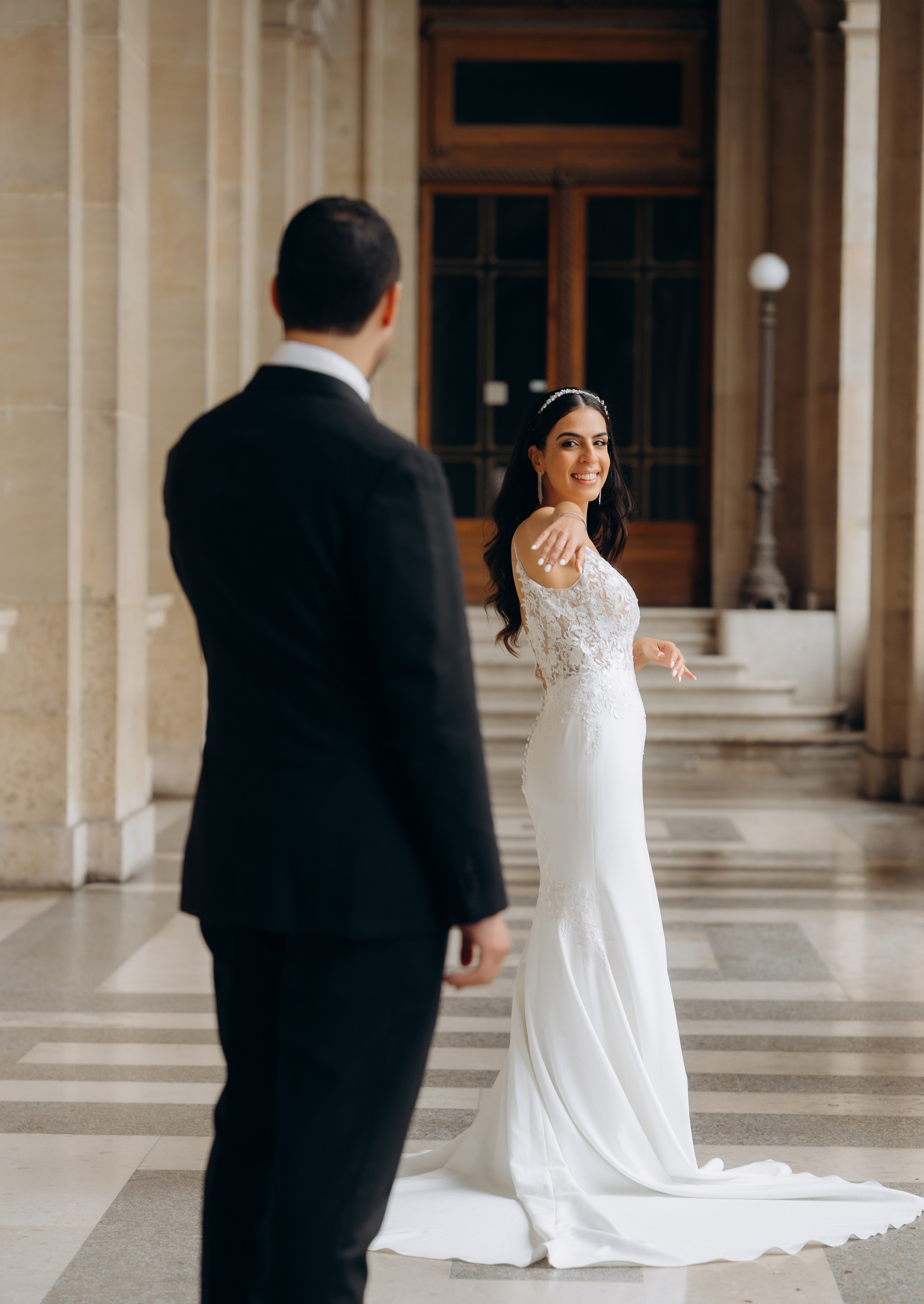 Wedding photo shoot in France_Cabriolet_Paris. Professional photographer in Paris — Shybitska Iryna