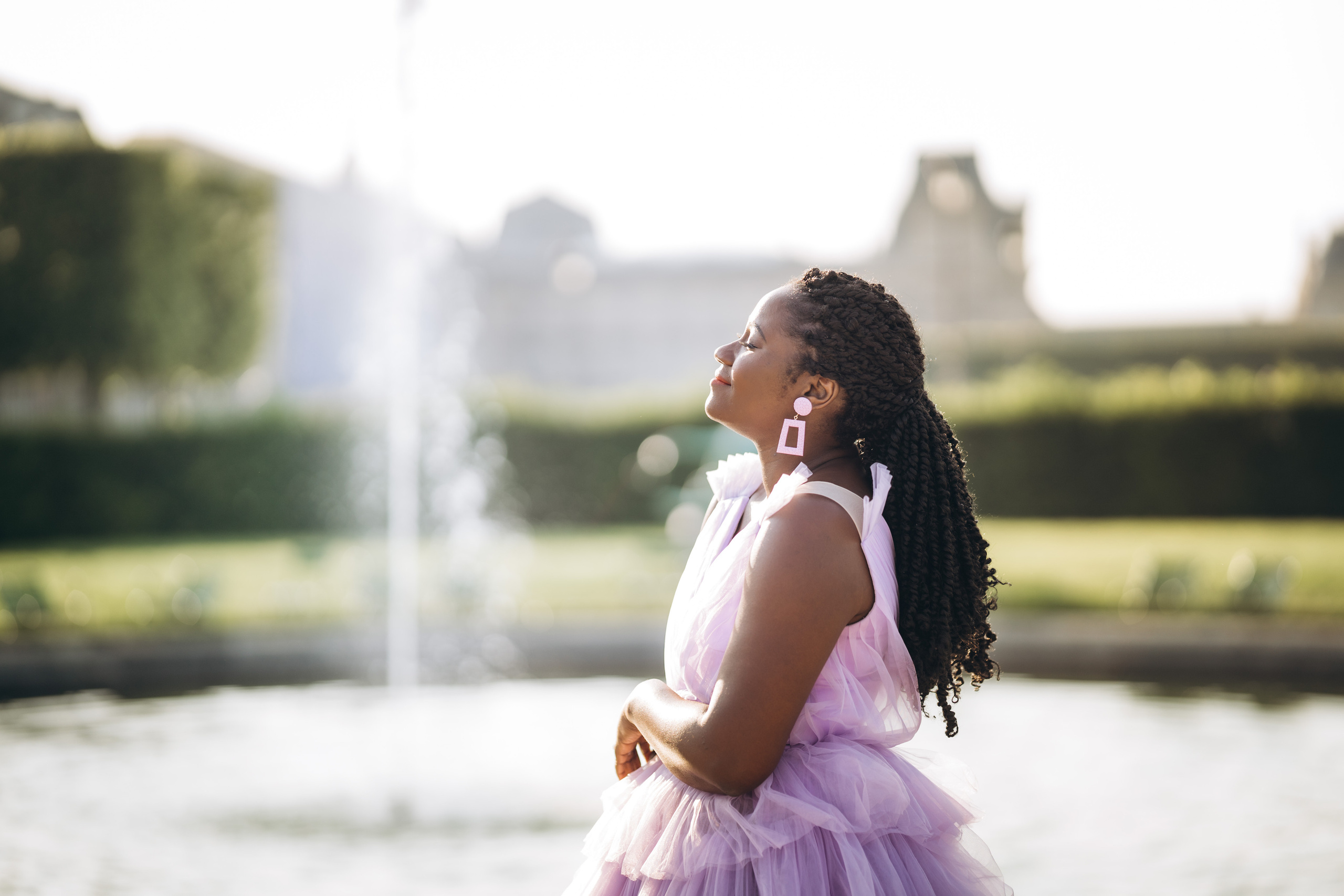 Family photo session in Paris — Louvre — Eiffel Tower. Professional photographer in Paris — Shybitska Iryna