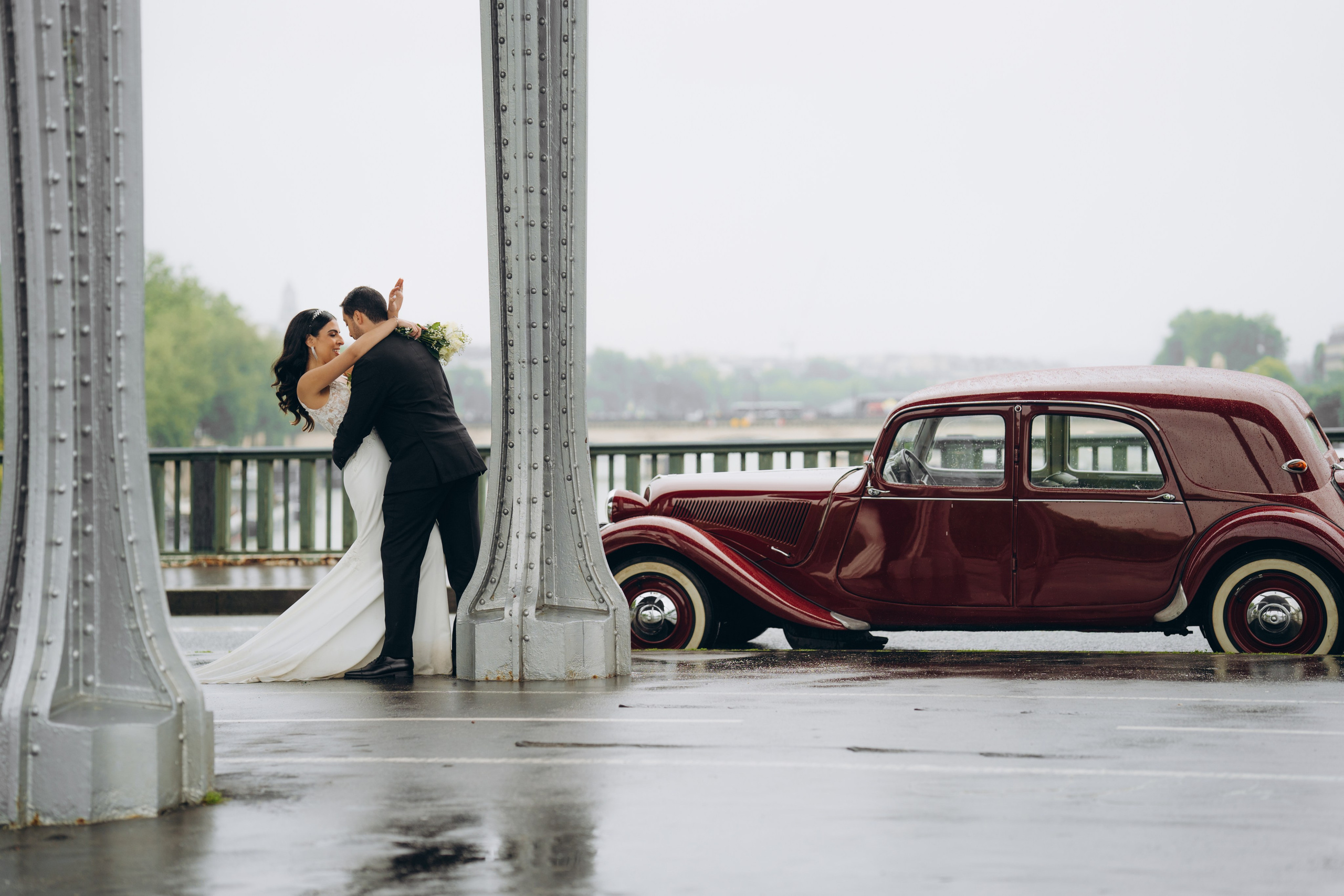 Wedding photo shoot in France_Cabriolet_Paris. Professional photographer in Paris — Shybitska Iryna