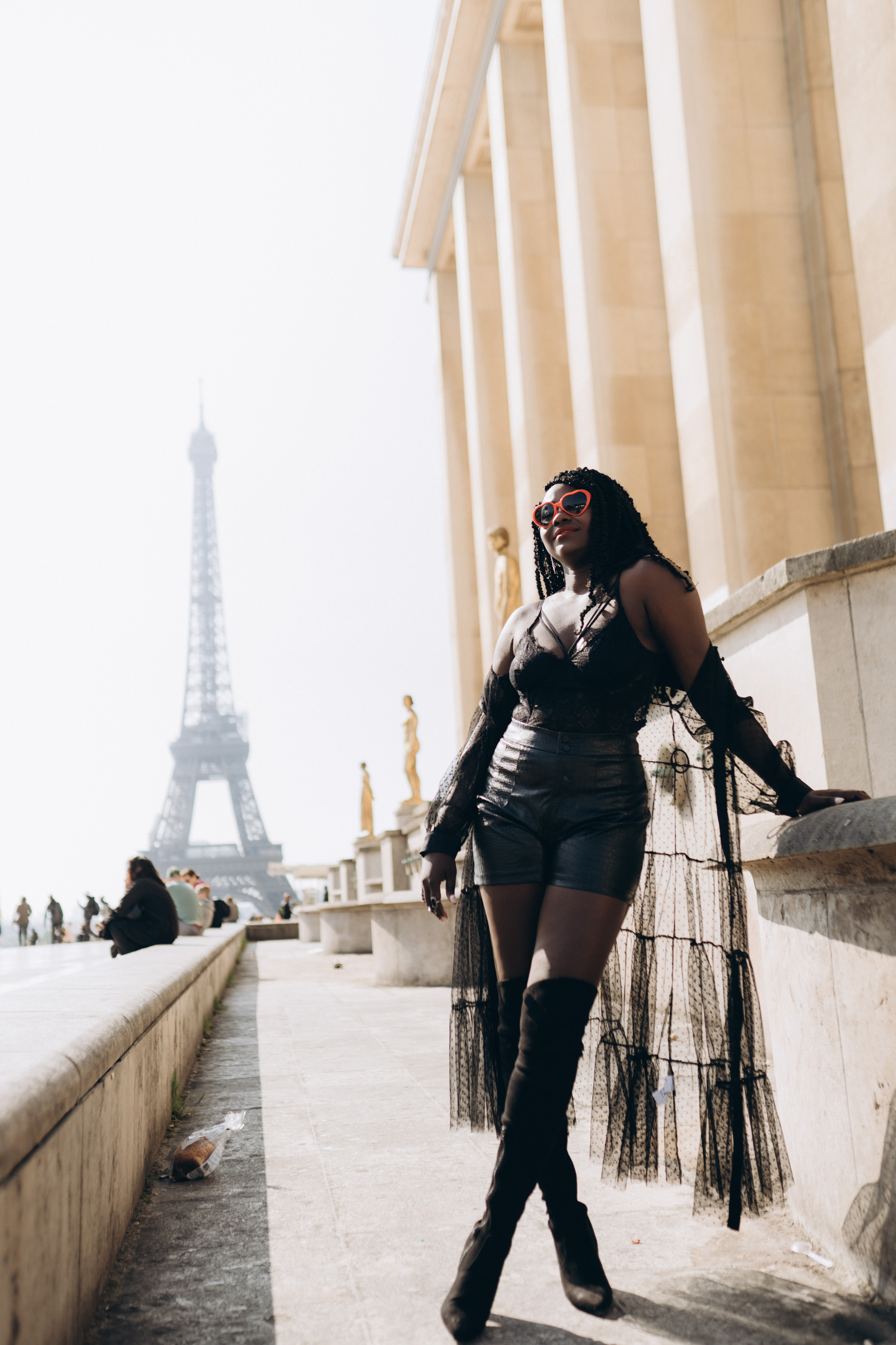 Family photo session in Paris — Louvre — Eiffel Tower. Professional photographer in Paris — Shybitska Iryna