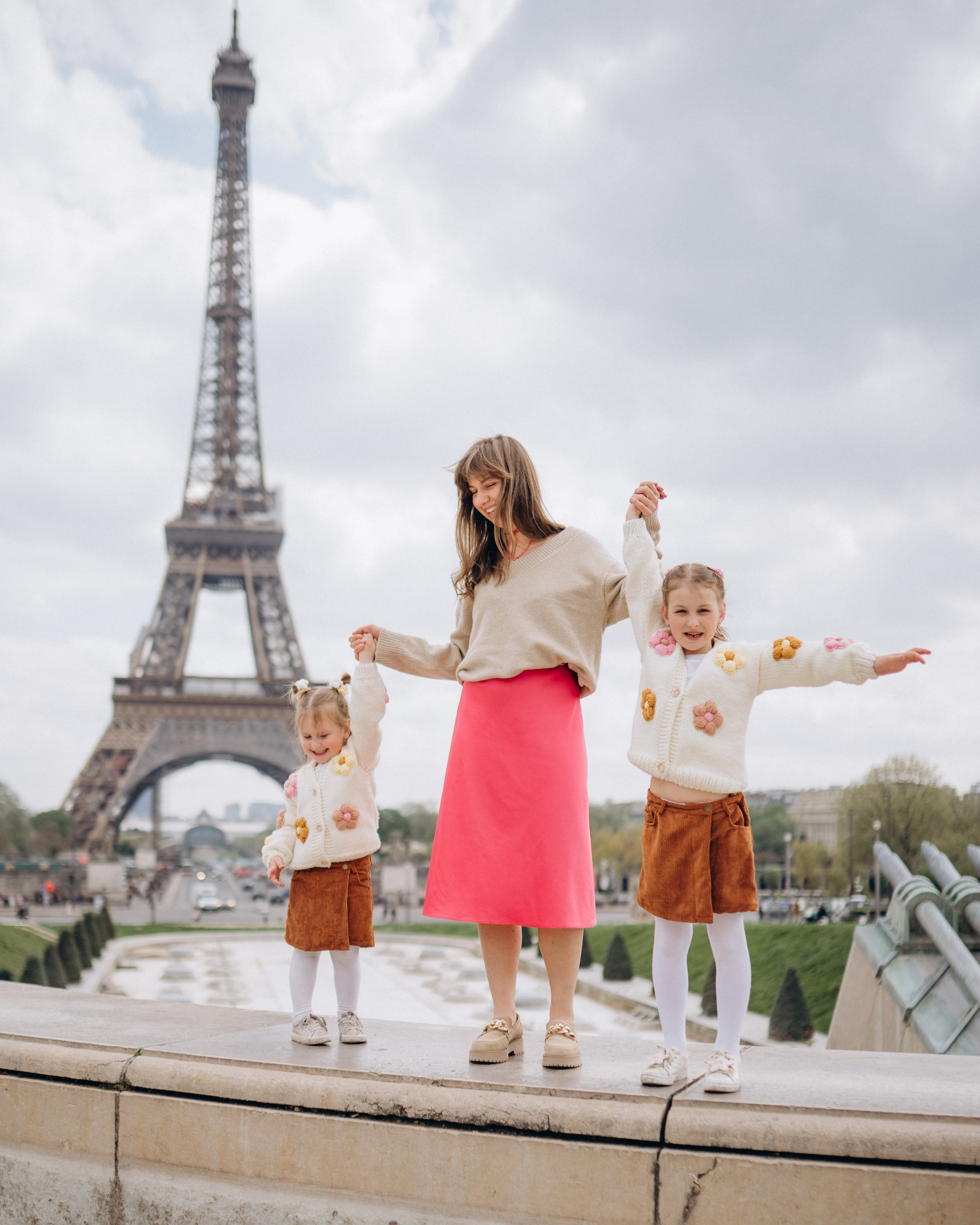 Family photo shoot. Paris. Professional photographer in Paris — Shybitska Iryna