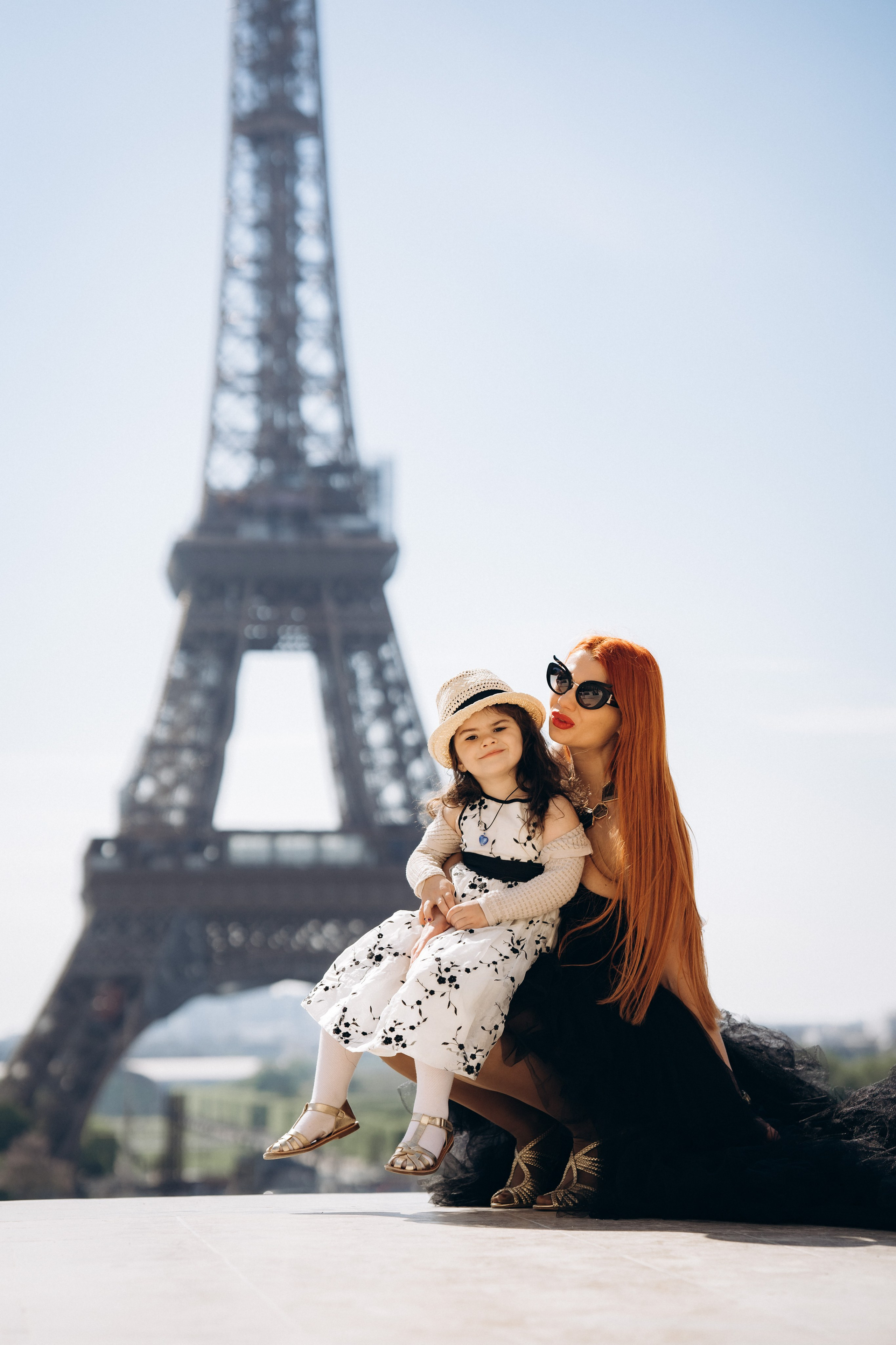Family photo shoot. Paris. Professional photographer in Paris — Shybitska Iryna