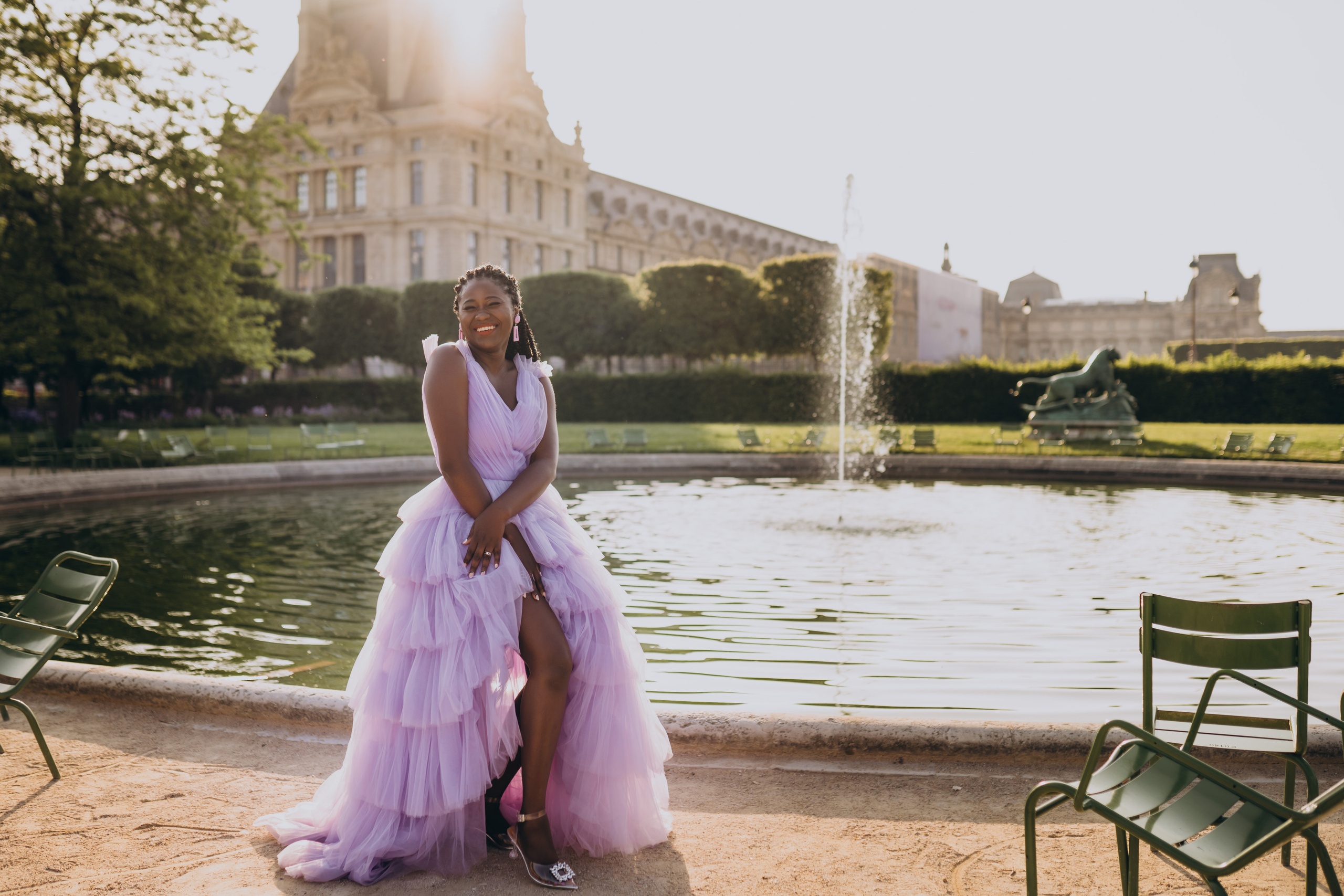 Family photo session in Paris — Louvre — Eiffel Tower. Professional photographer in Paris — Shybitska Iryna