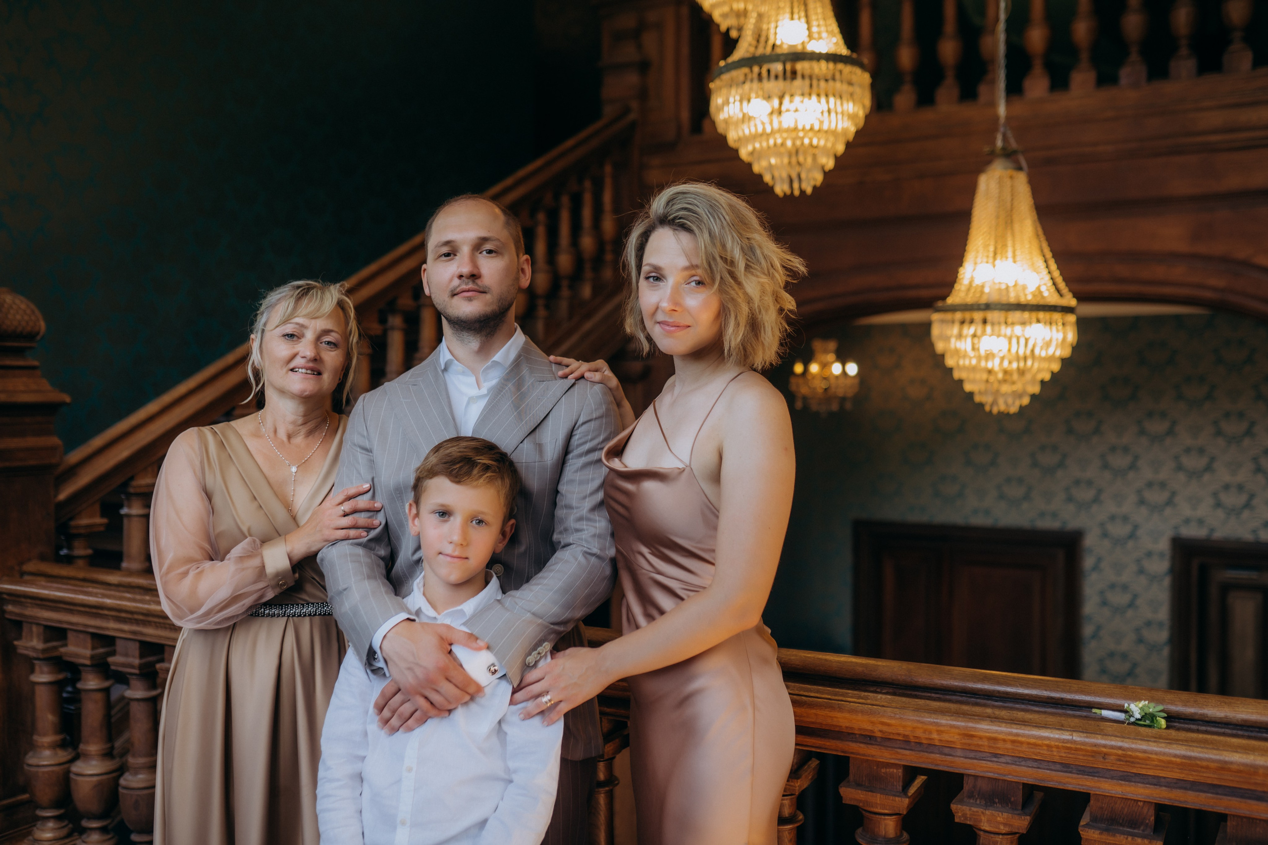 Свадебная фотосессия во французском замке. Professional photographer in Paris — Shybitska Iryna