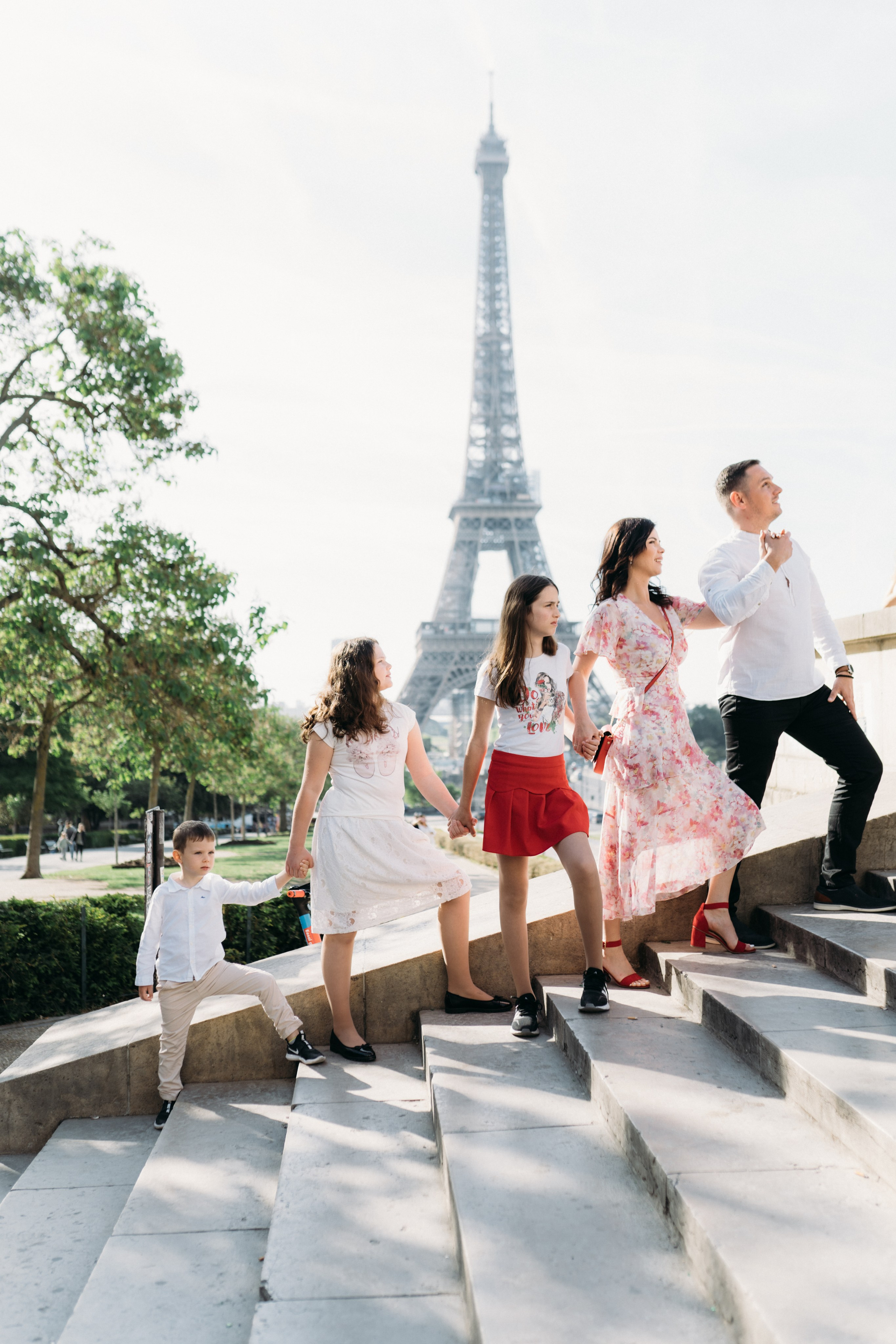 Family photo shoot. Paris. Professional photographer in Paris — Shybitska Iryna