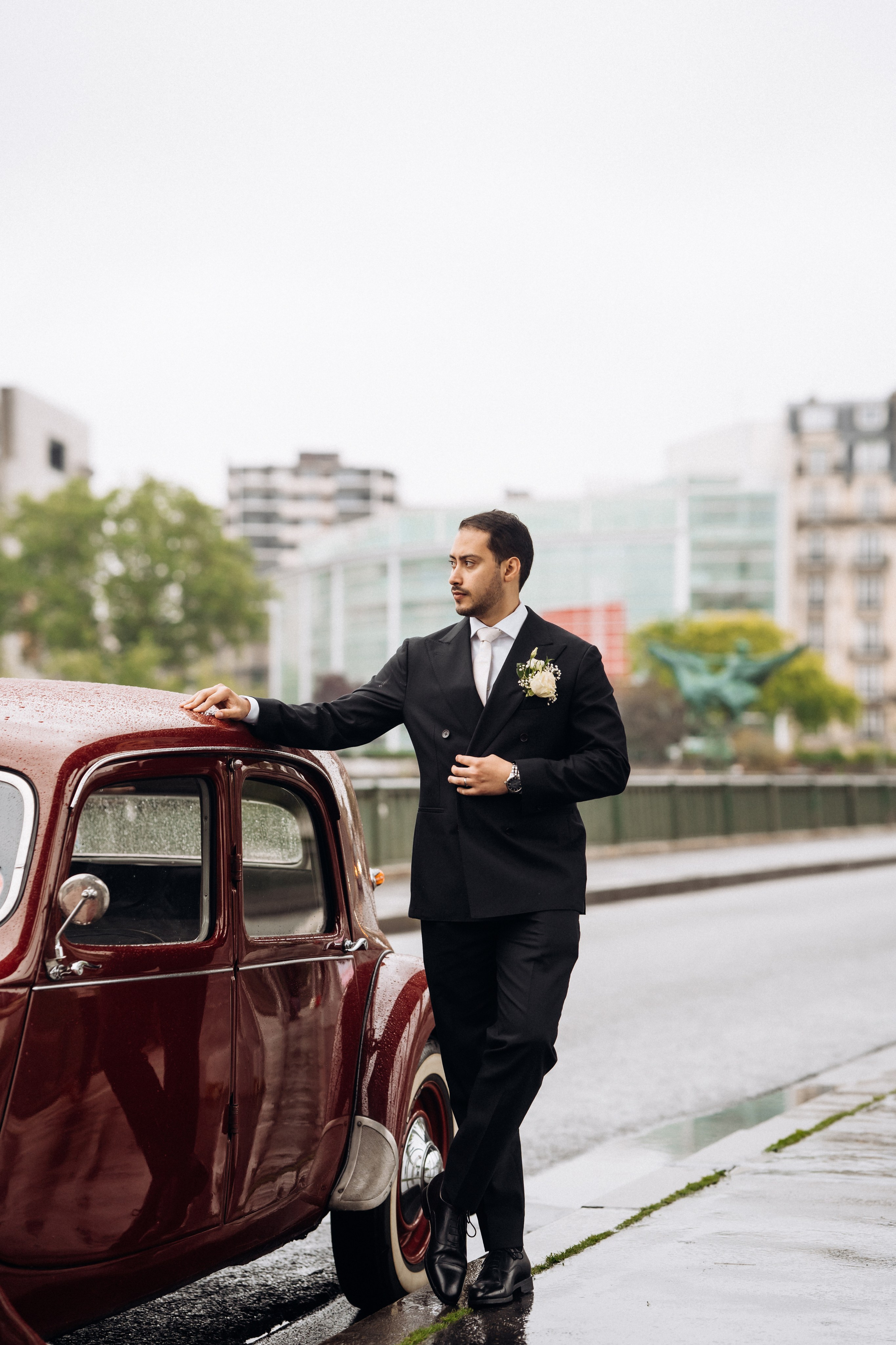 Wedding photo shoot in France_Cabriolet_Paris. Professional photographer in Paris — Shybitska Iryna