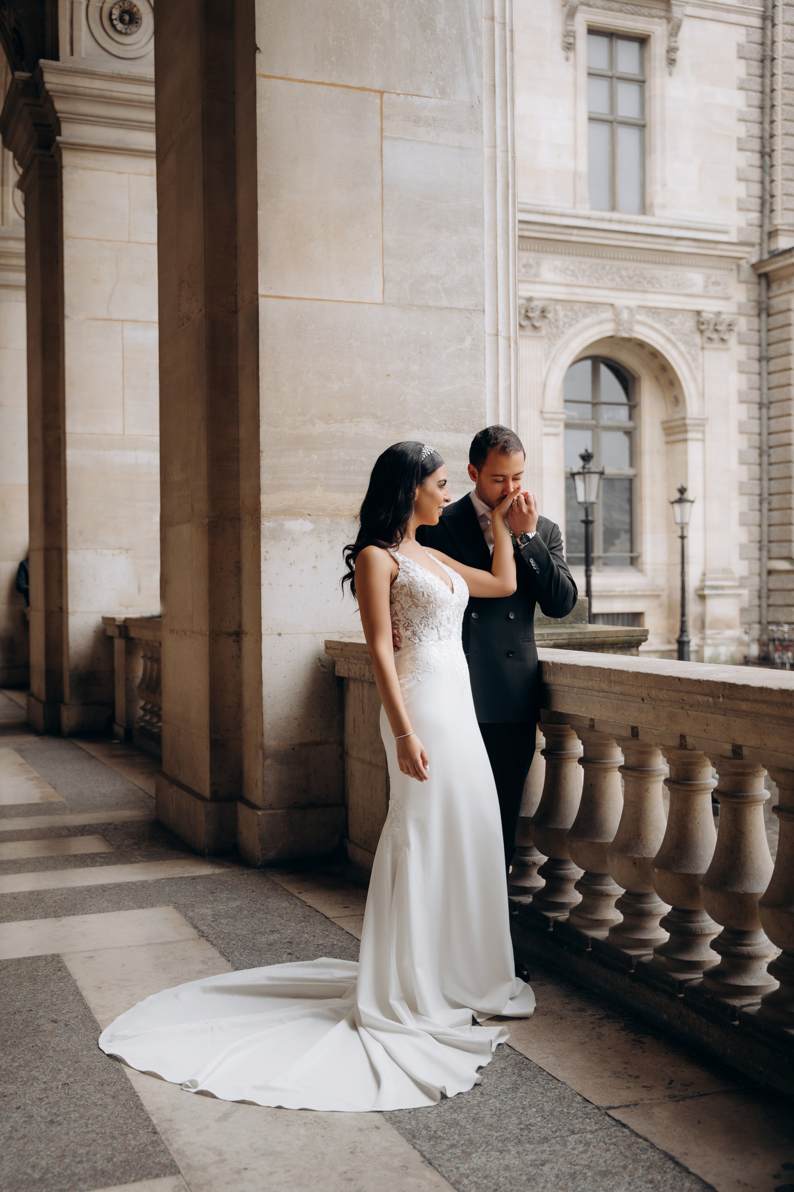 Wedding photo shoot in France_Cabriolet_Paris. Professional photographer in Paris — Shybitska Iryna