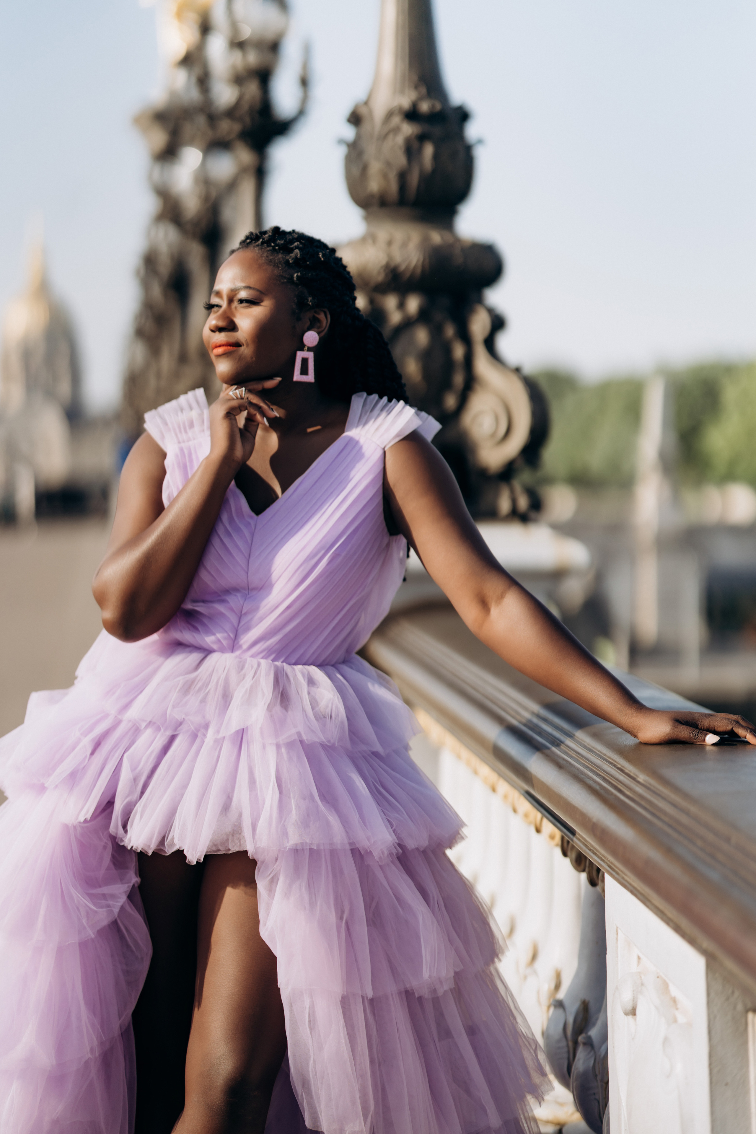 Family photo session in Paris — Louvre — Eiffel Tower. Professional photographer in Paris — Shybitska Iryna