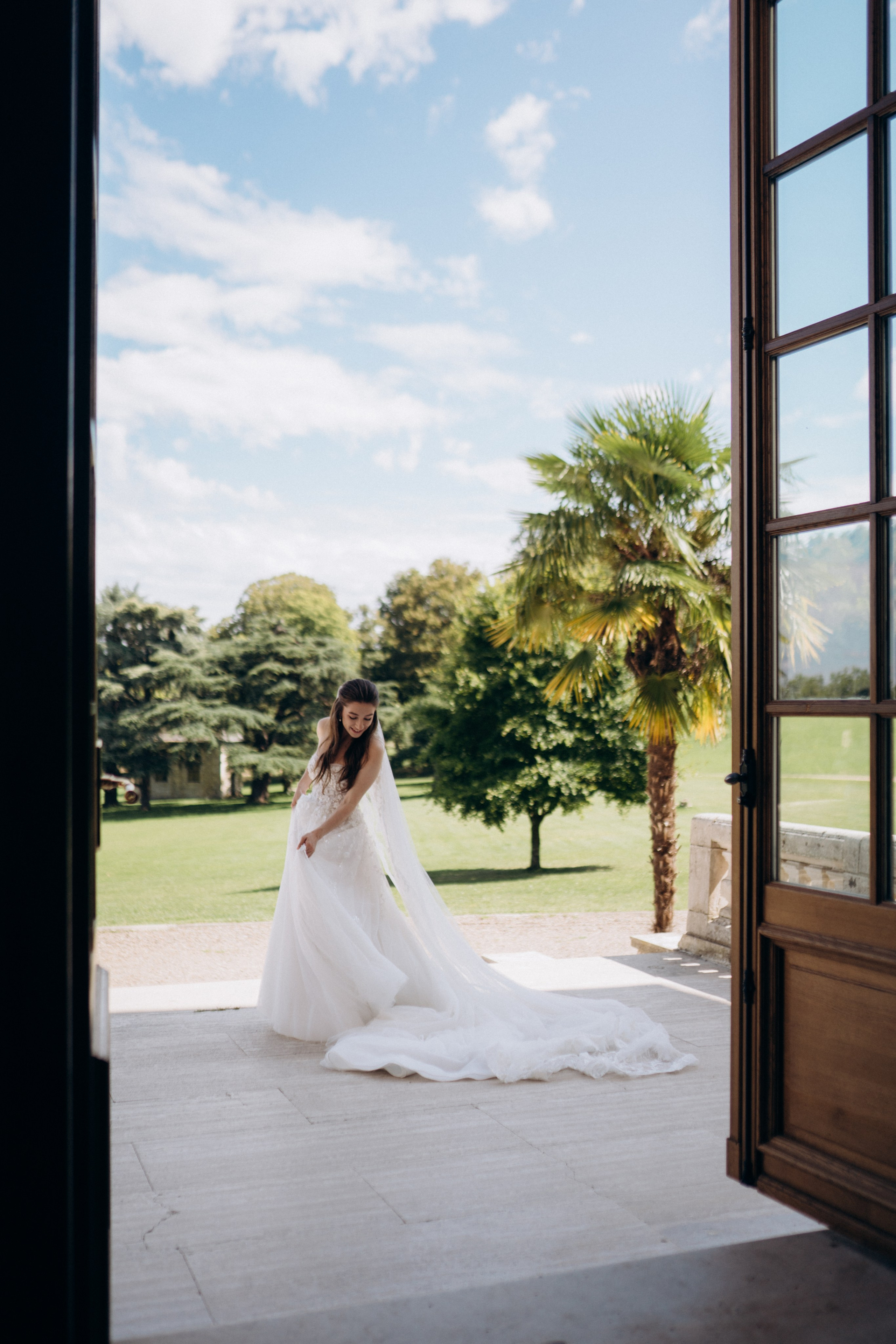 Свадебная фотосессия во французском замке. Professional photographer in Paris — Shybitska Iryna