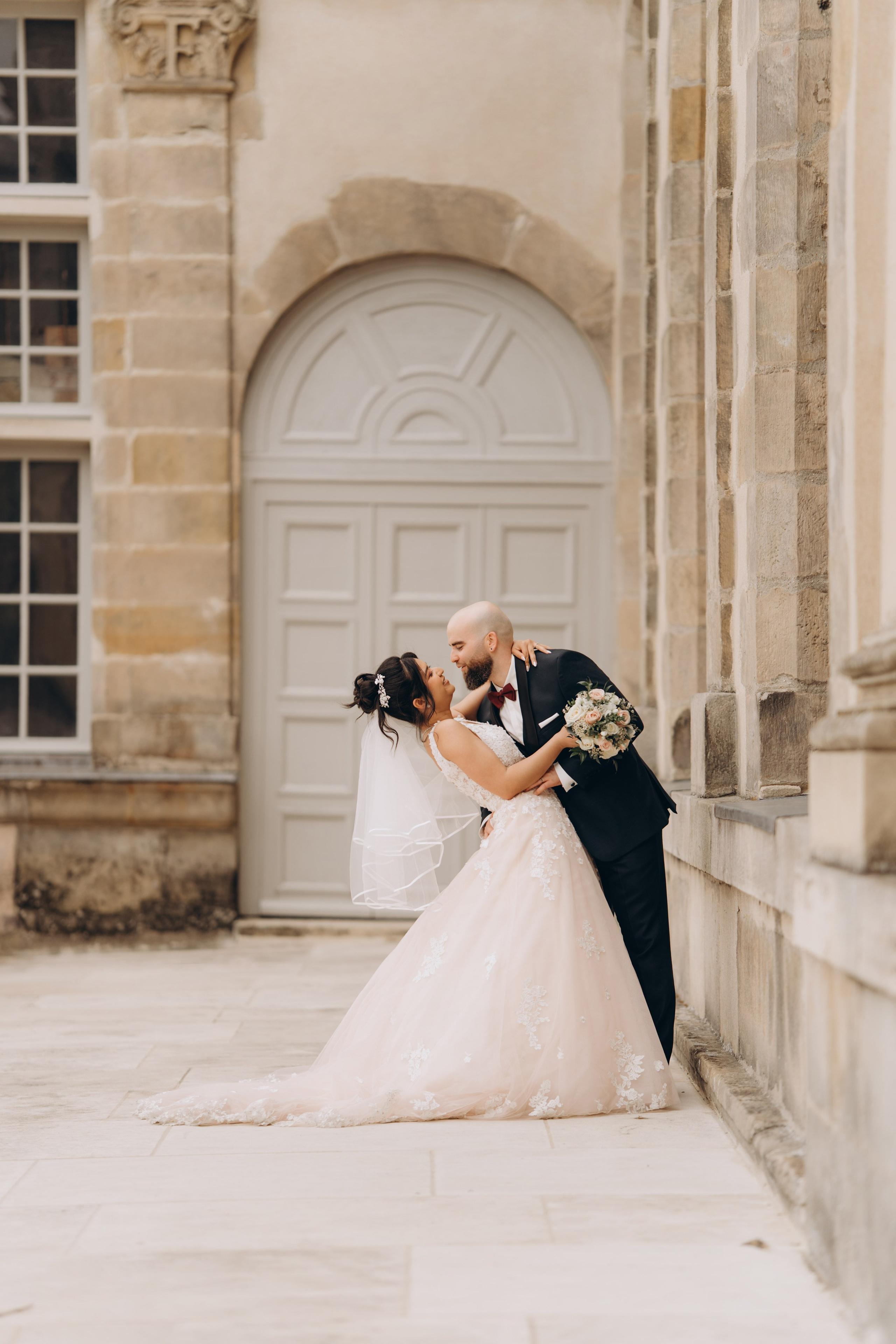 Town hall civil ceremony & wedding photoshoot in France. Professional photographer in Paris — Shybitska Iryna